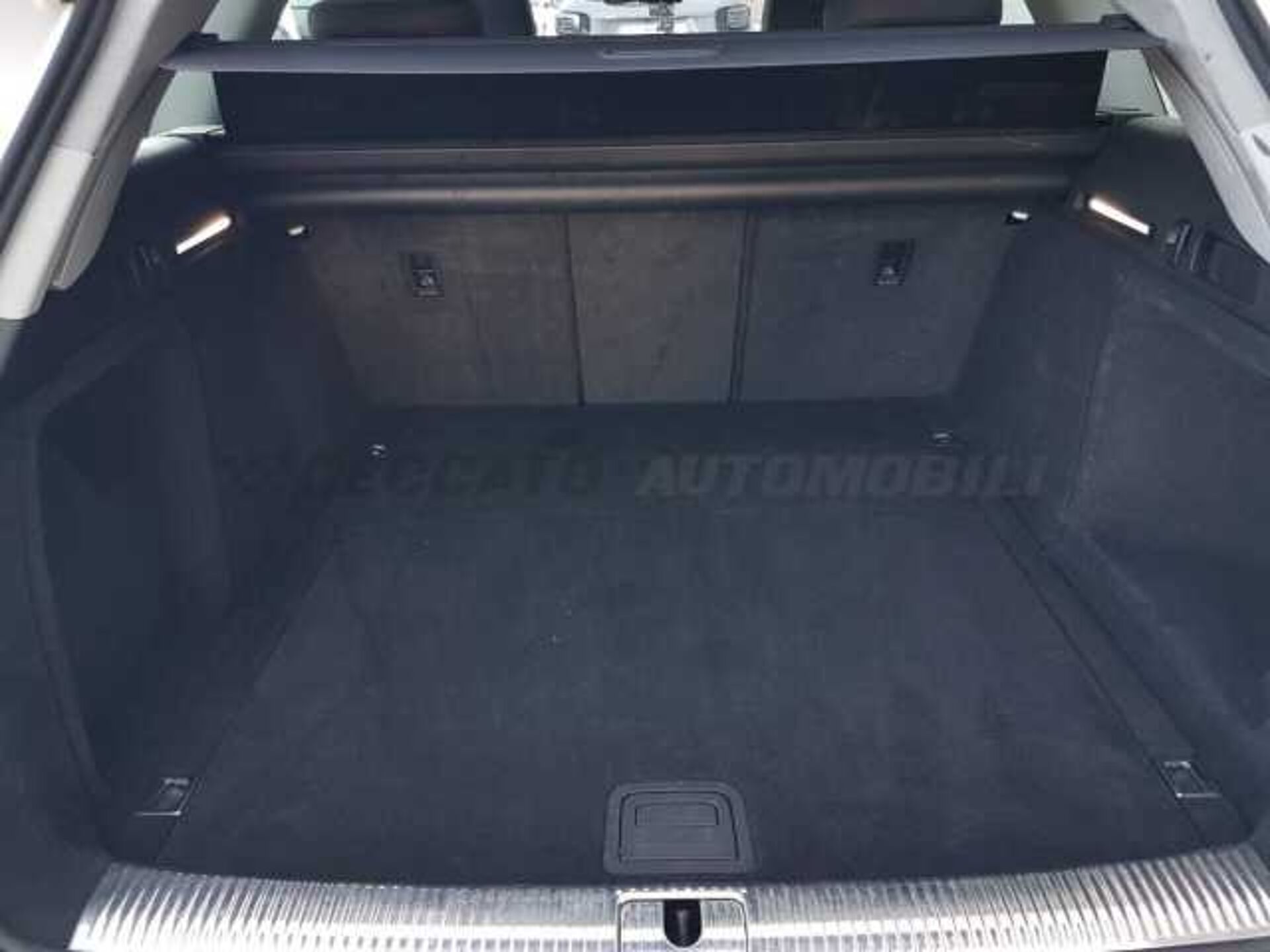 Audi A4 2.0l - white