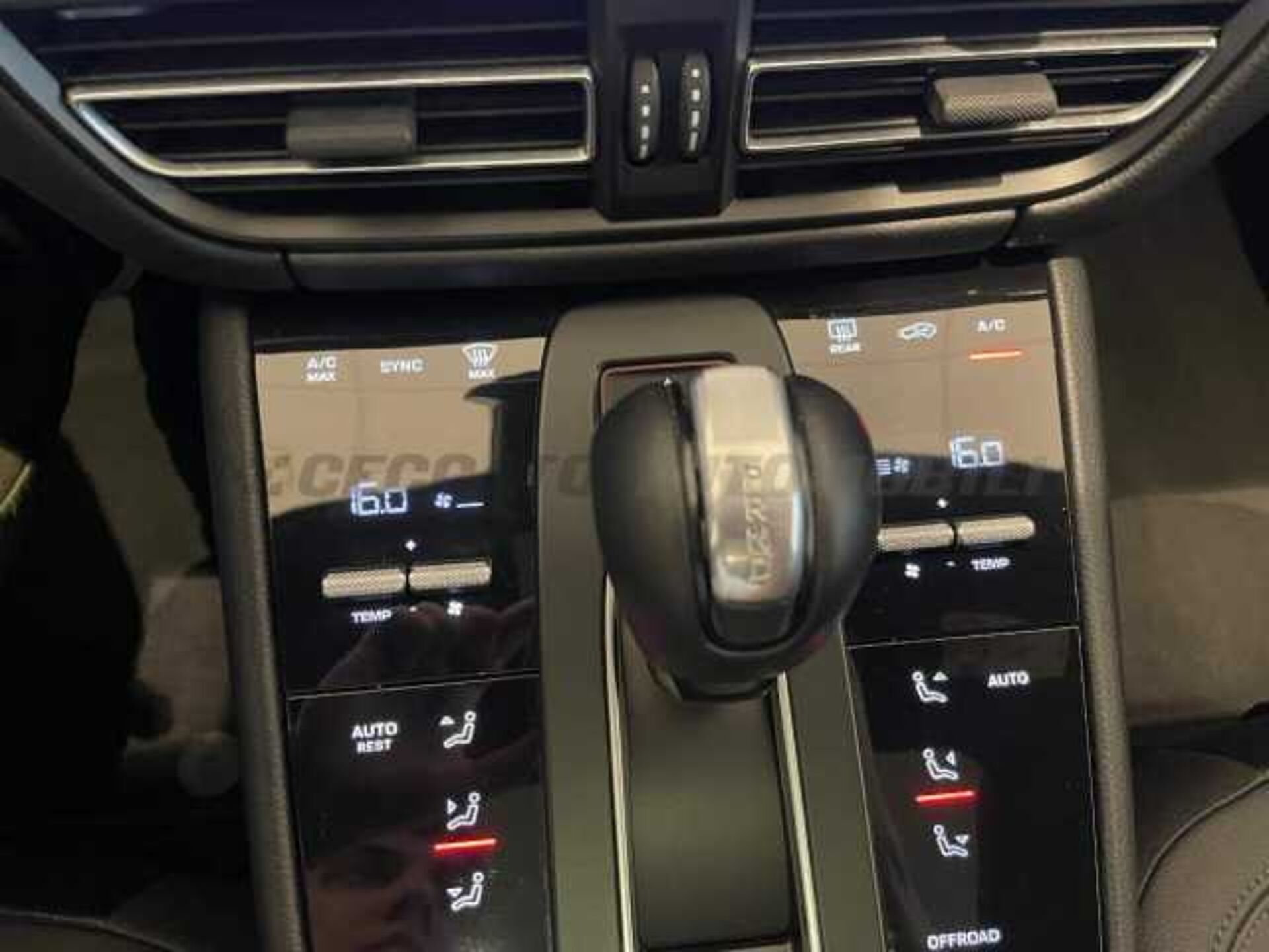 Porsche Macan 2.0l - grey