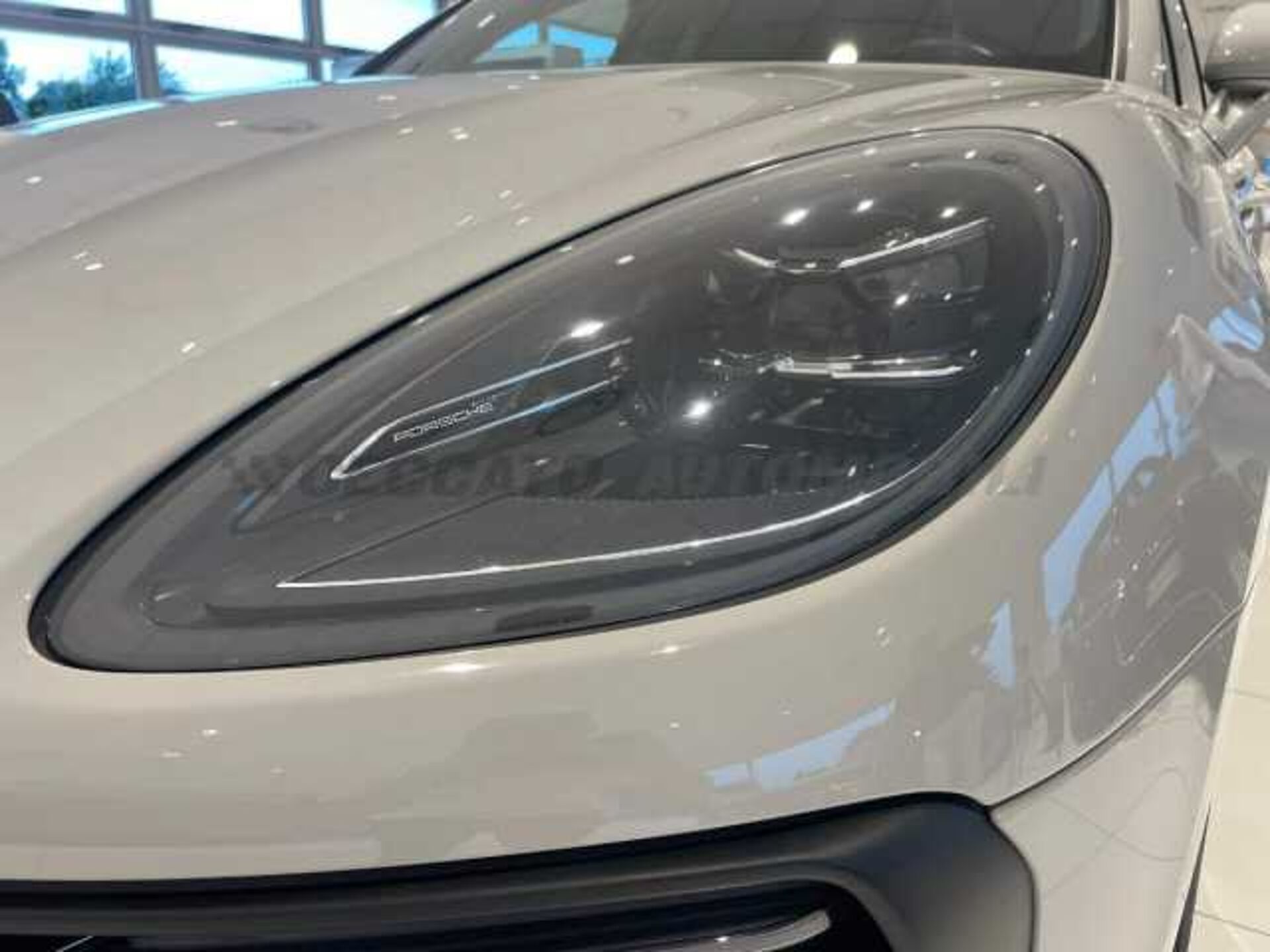 Porsche Macan 2.0l - grey