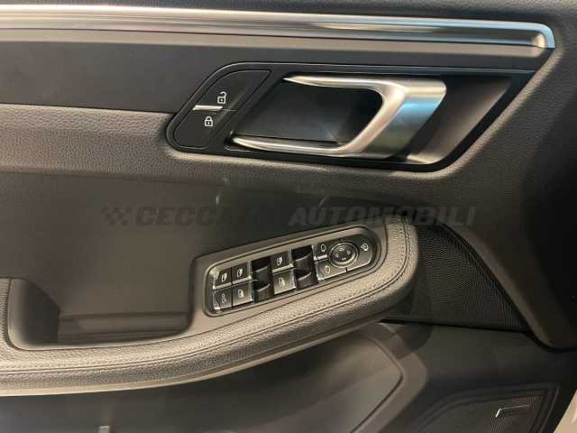 Porsche Macan 2.0l - grey