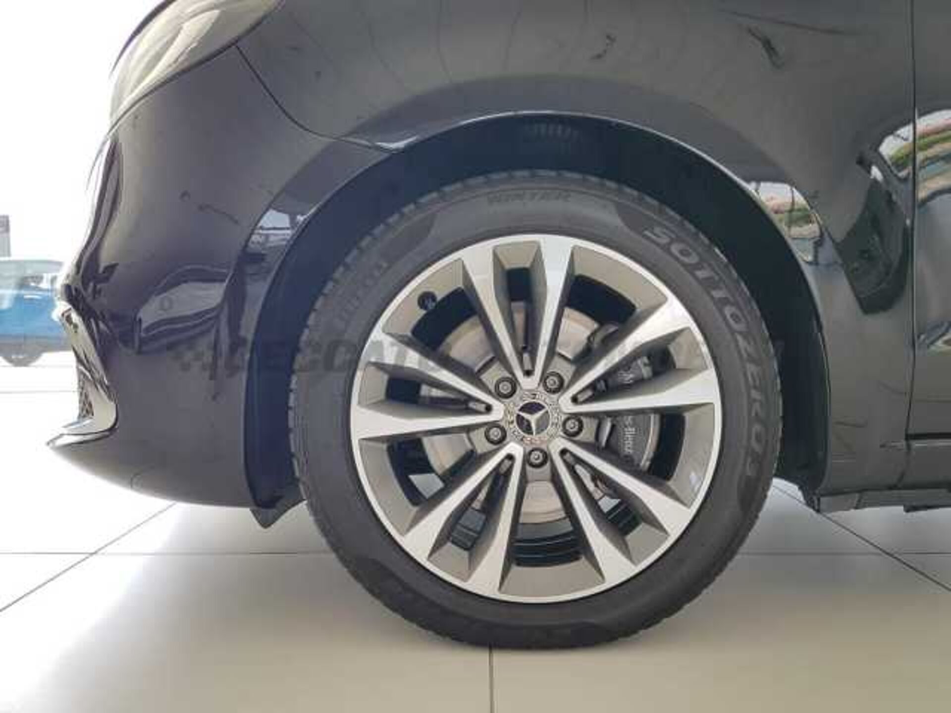 Mercedes-Benz 2.0l - black