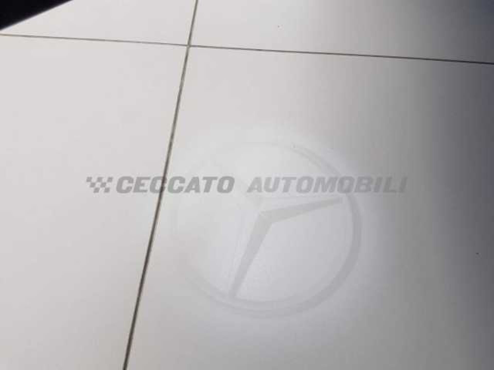 Mercedes-Benz 2.0l - black