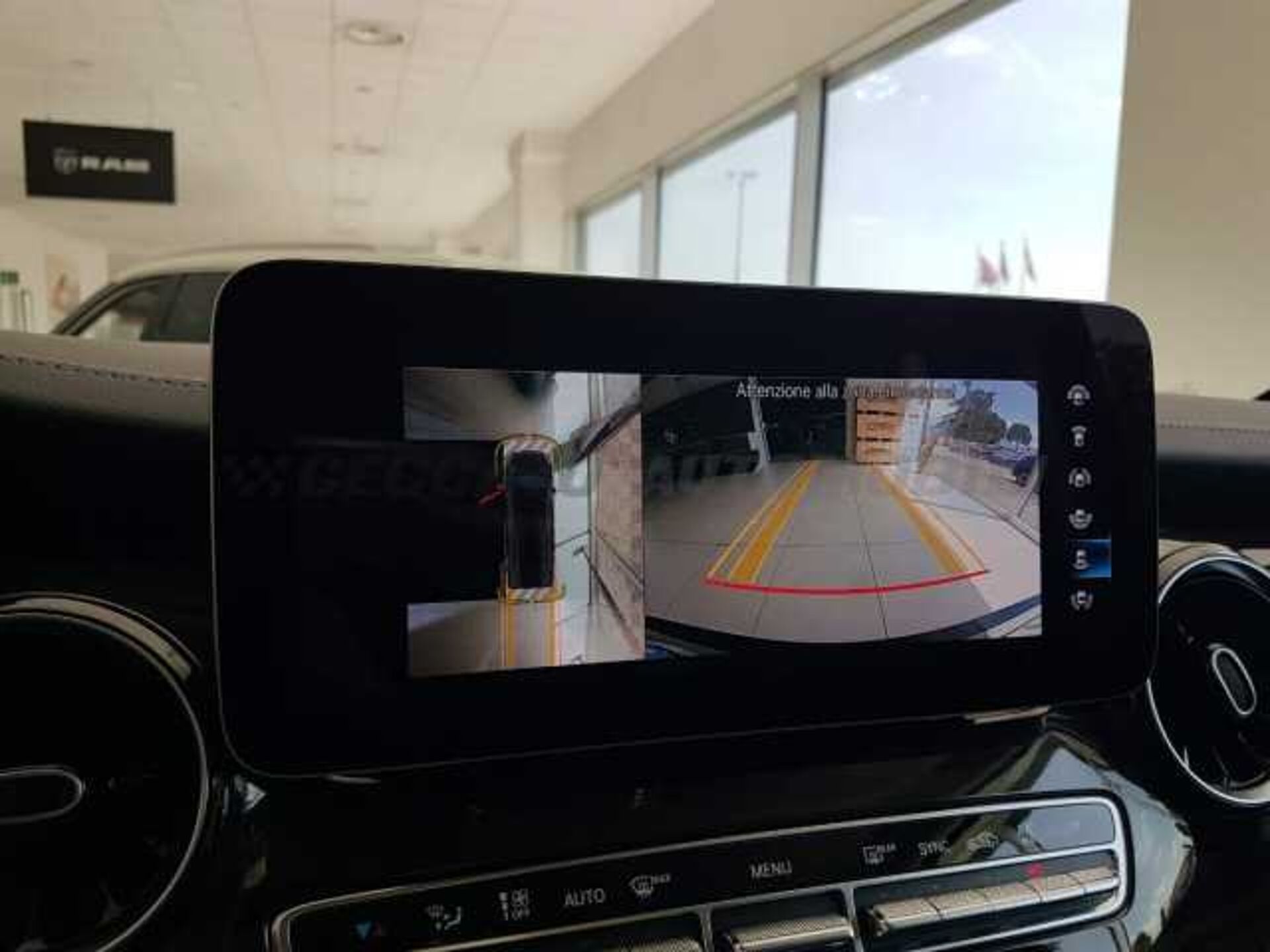 Mercedes-Benz 2.0l - black