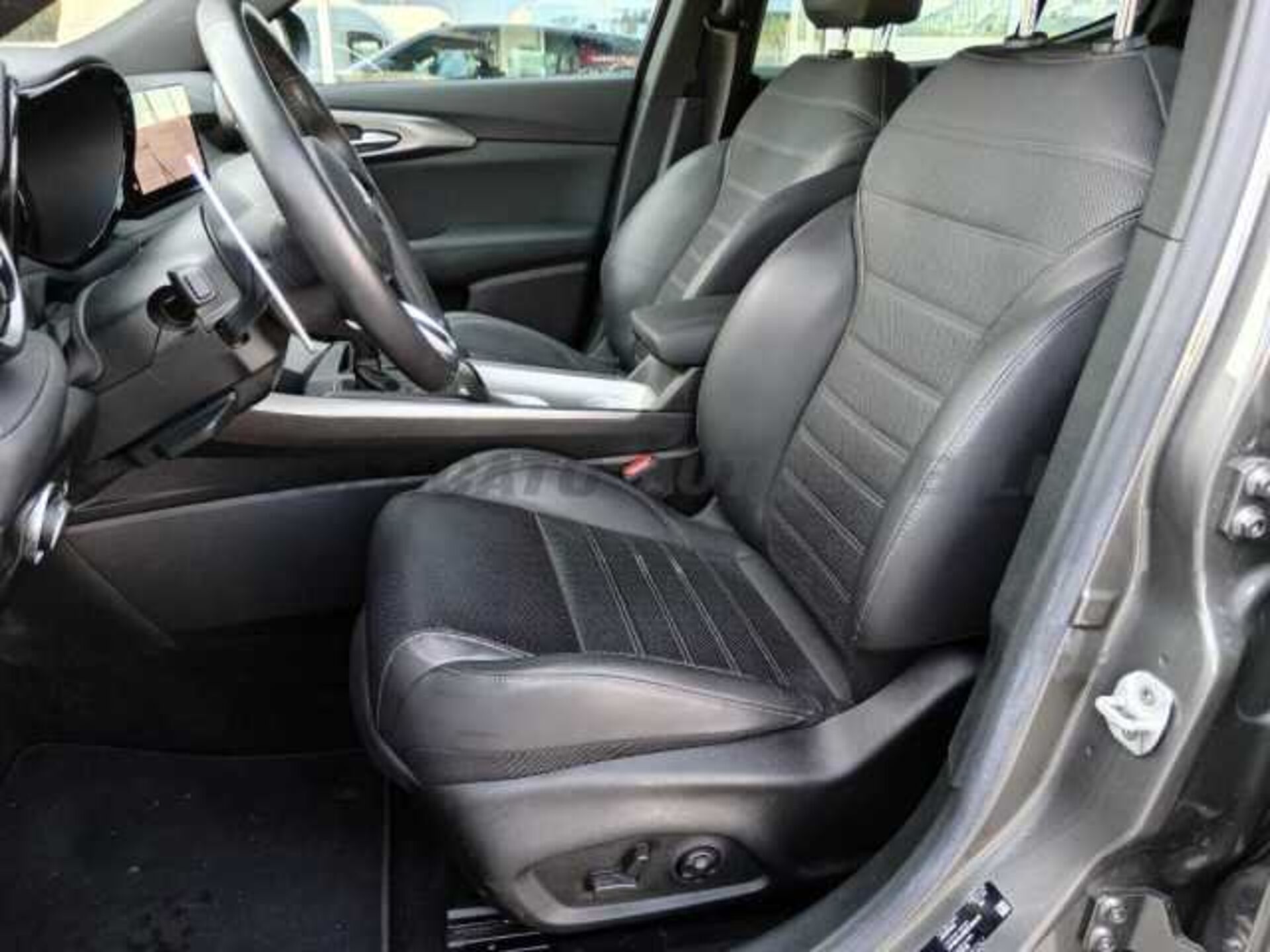 Alfa Romeo Tonale 0.0l - grey