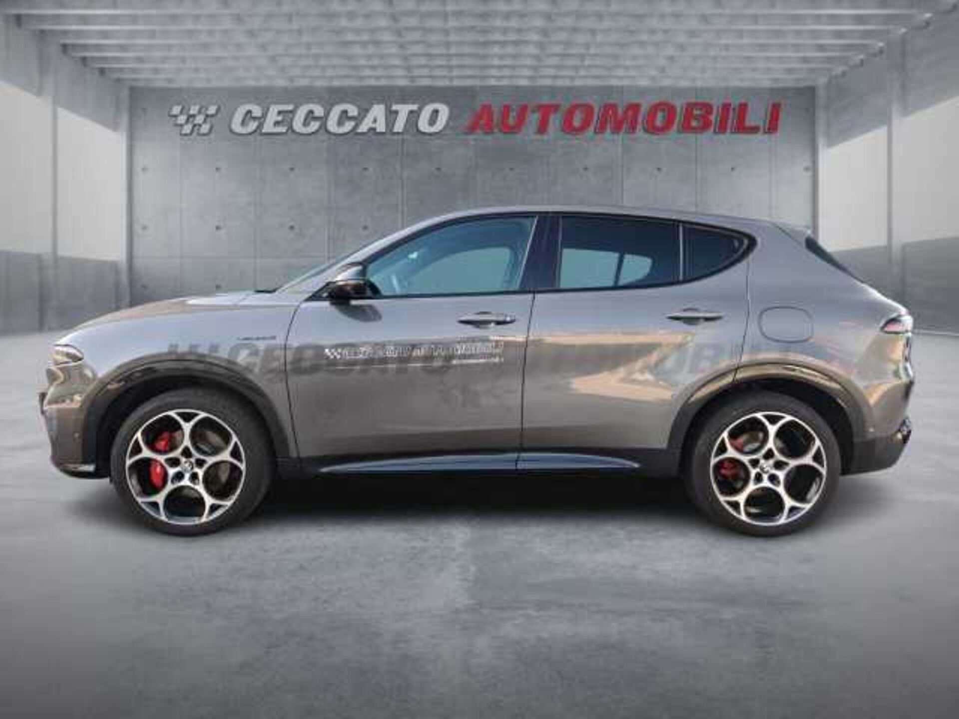 Alfa Romeo Tonale 0.0l - grey