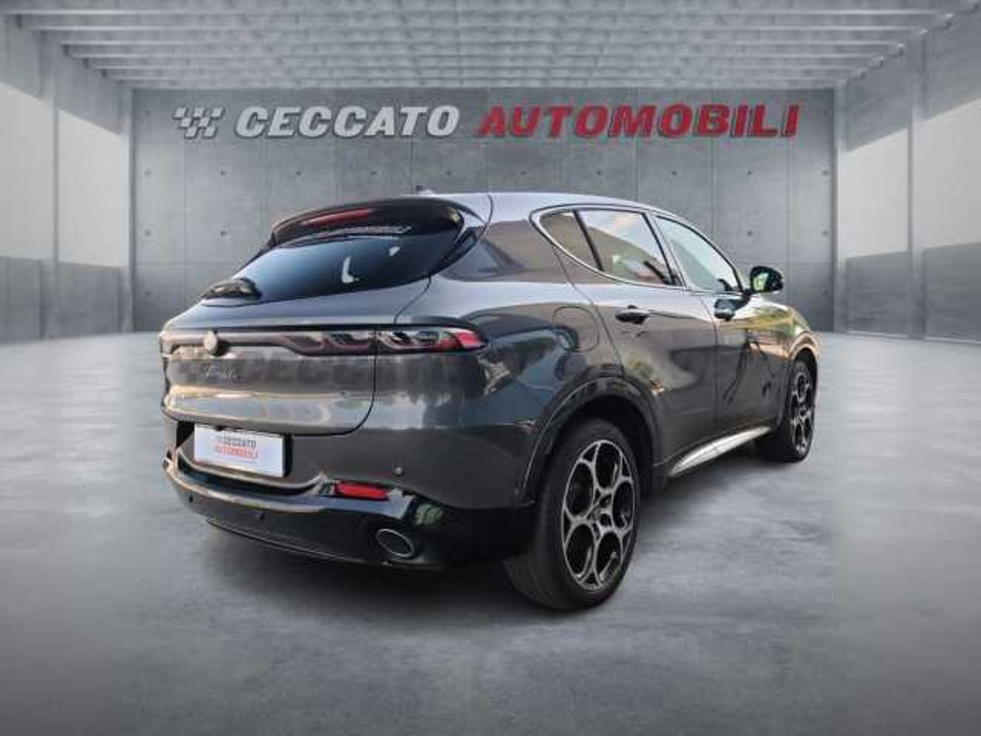 Alfa Romeo Tonale 0.0l - grey