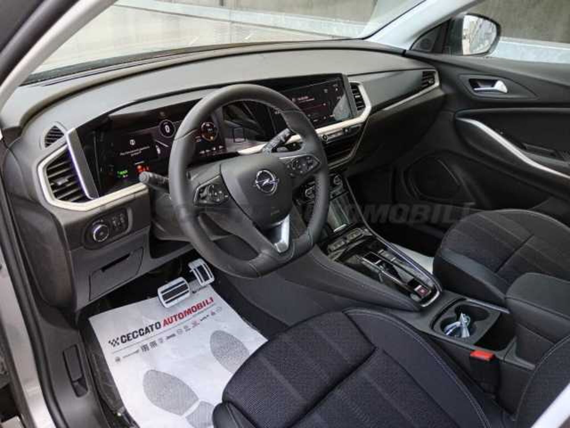 Opel Grandland 1.6l - grey