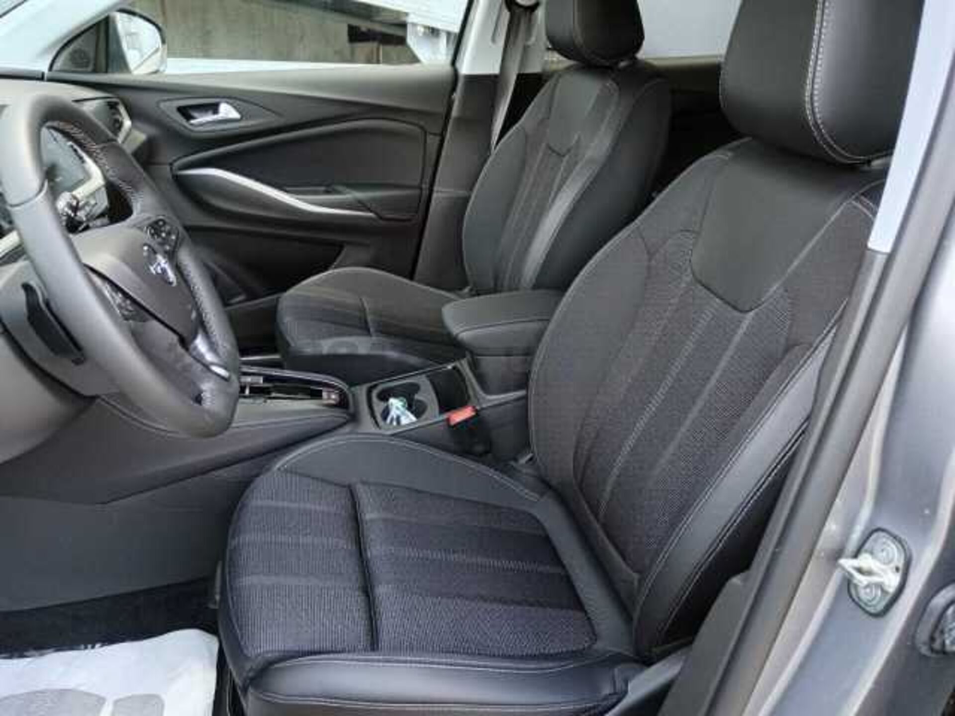 Opel Grandland 1.6l - grey