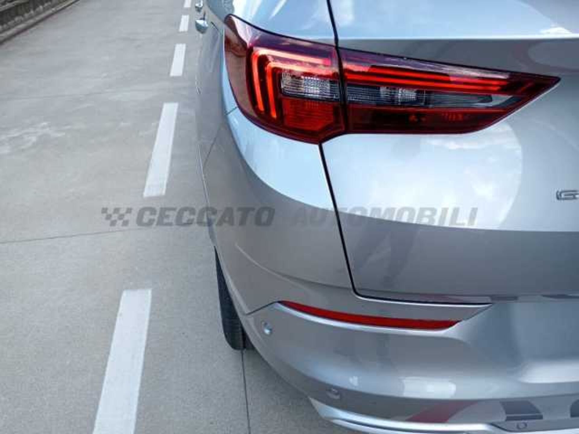 Opel Grandland 1.6l - grey