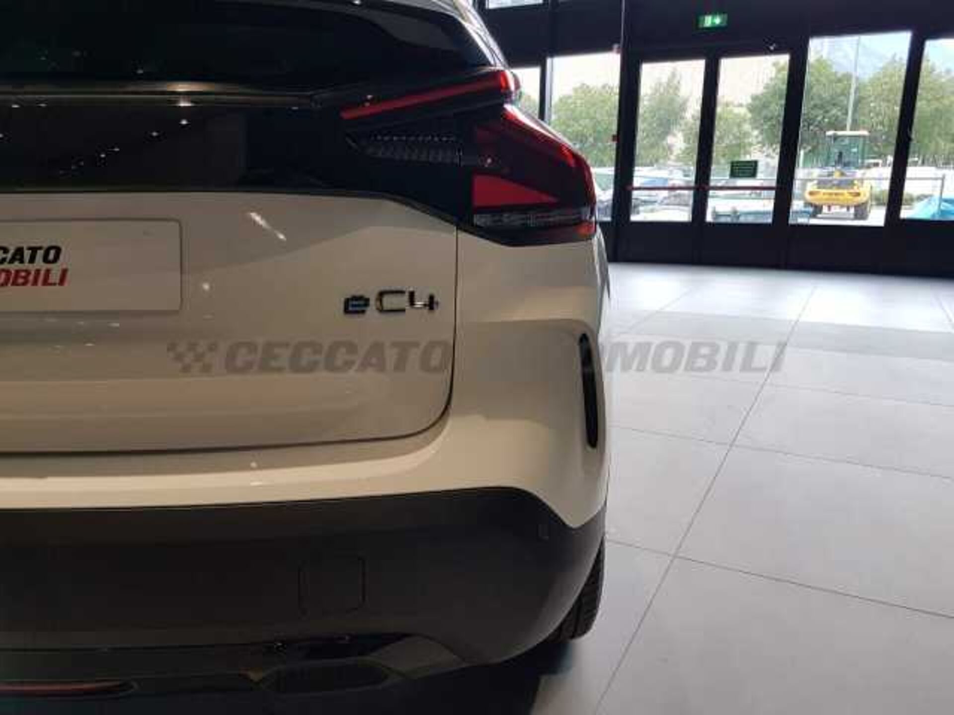 Citroen C4 0.0l - white