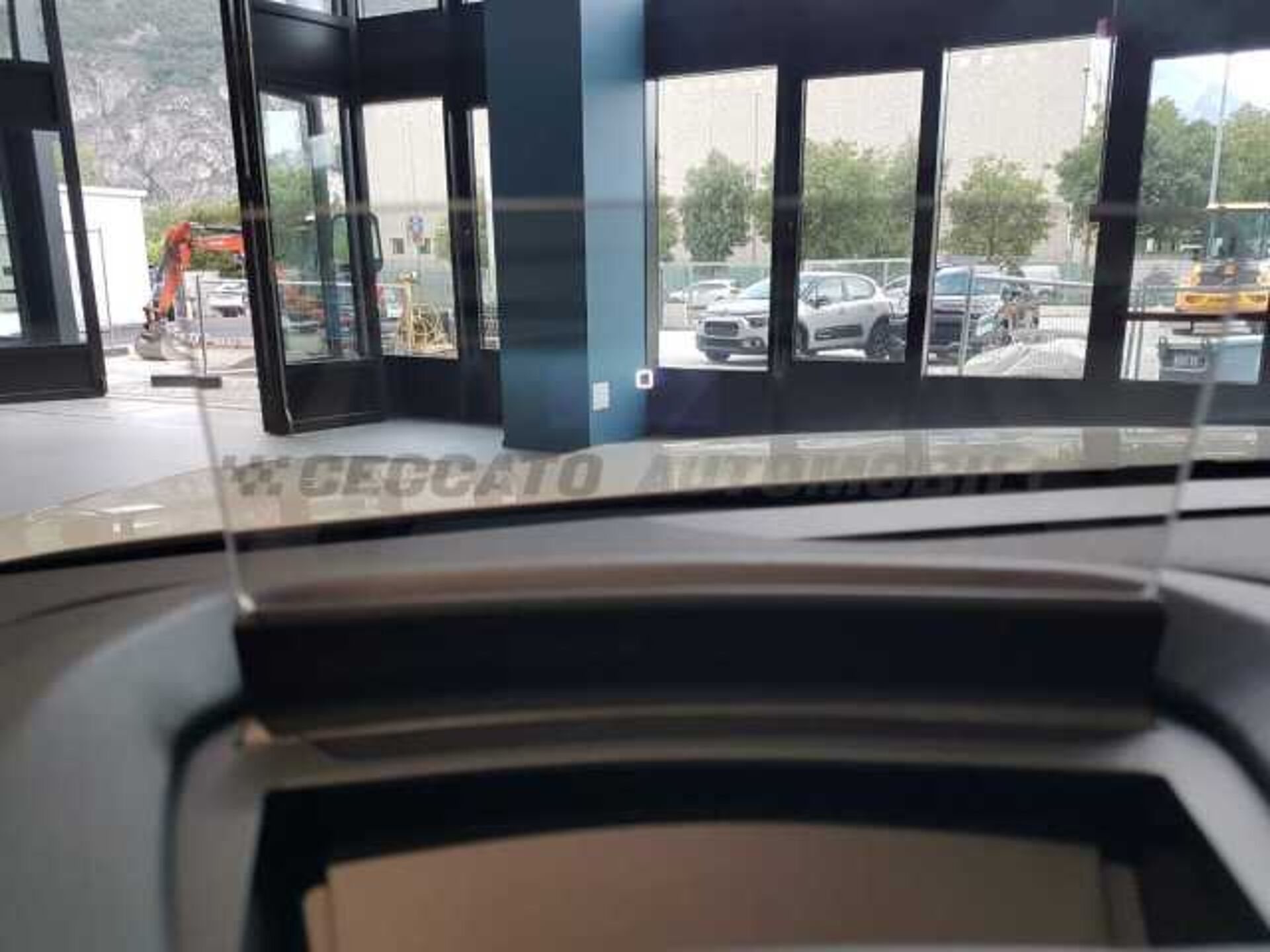 Citroen C4 0.0l - white