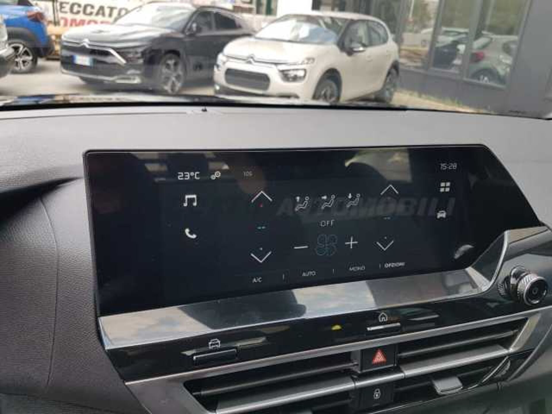 Citroen C4 0.0l - black