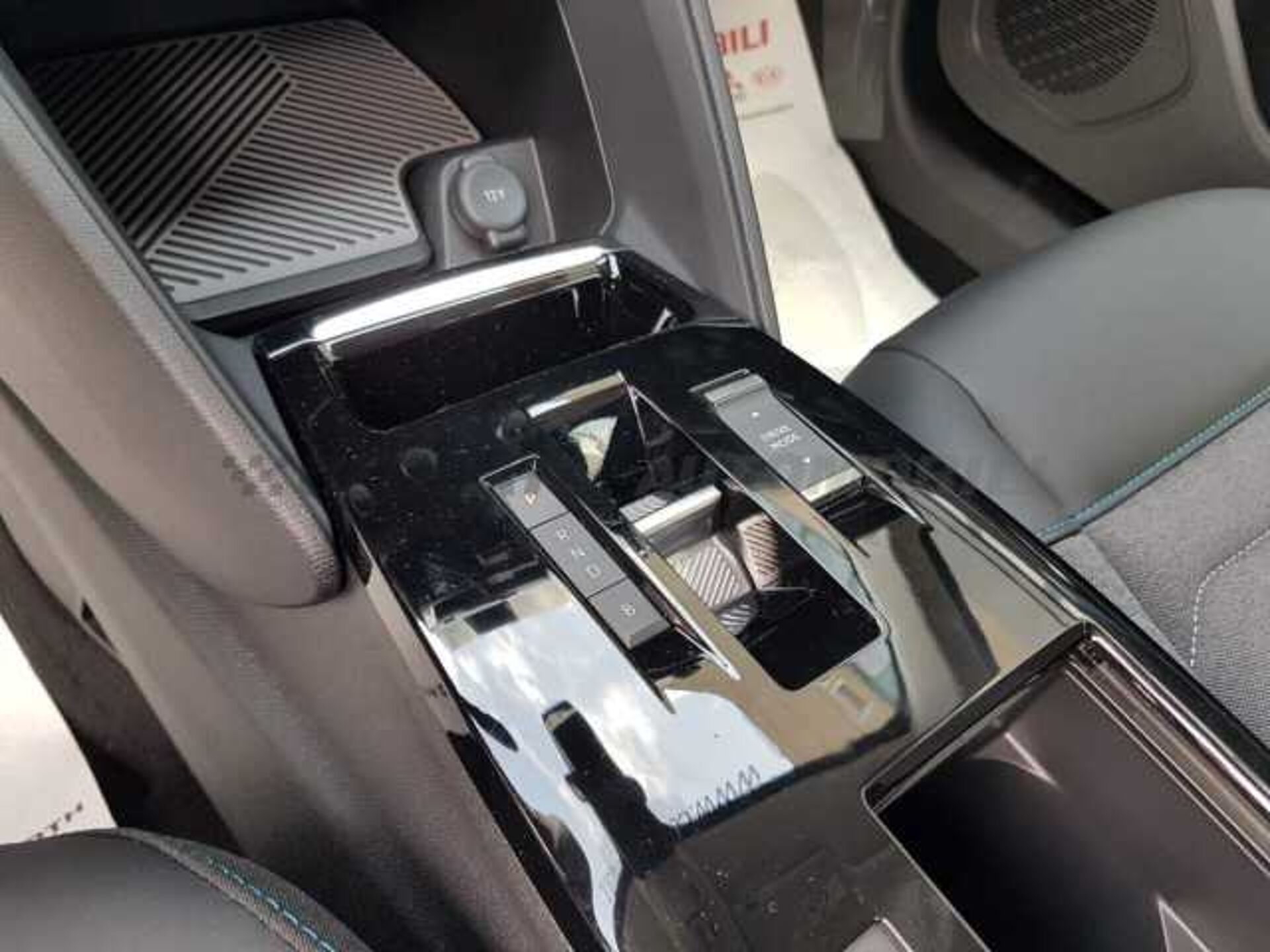 Citroen C4 0.0l - black