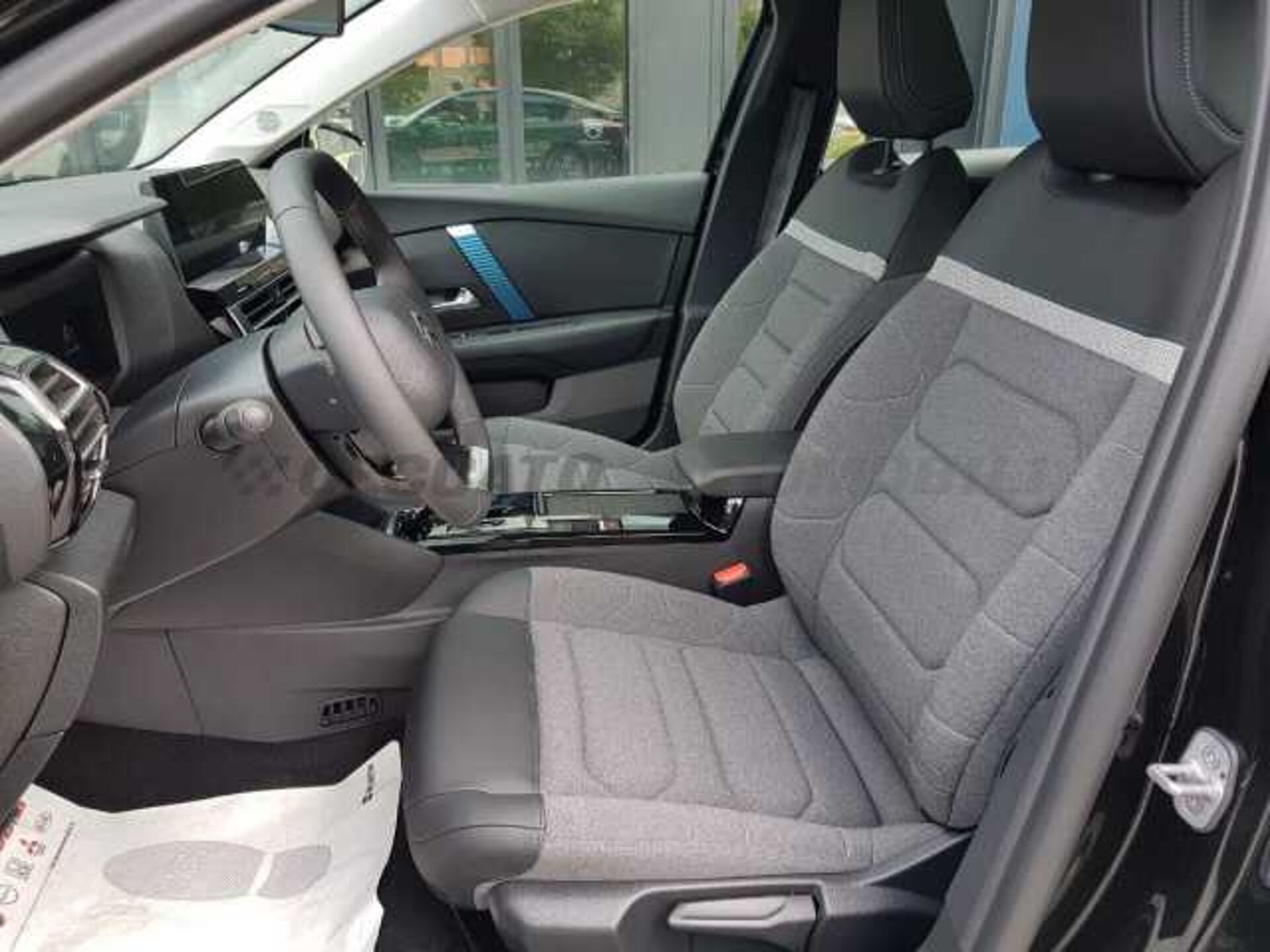 Citroen C4 0.0l - black