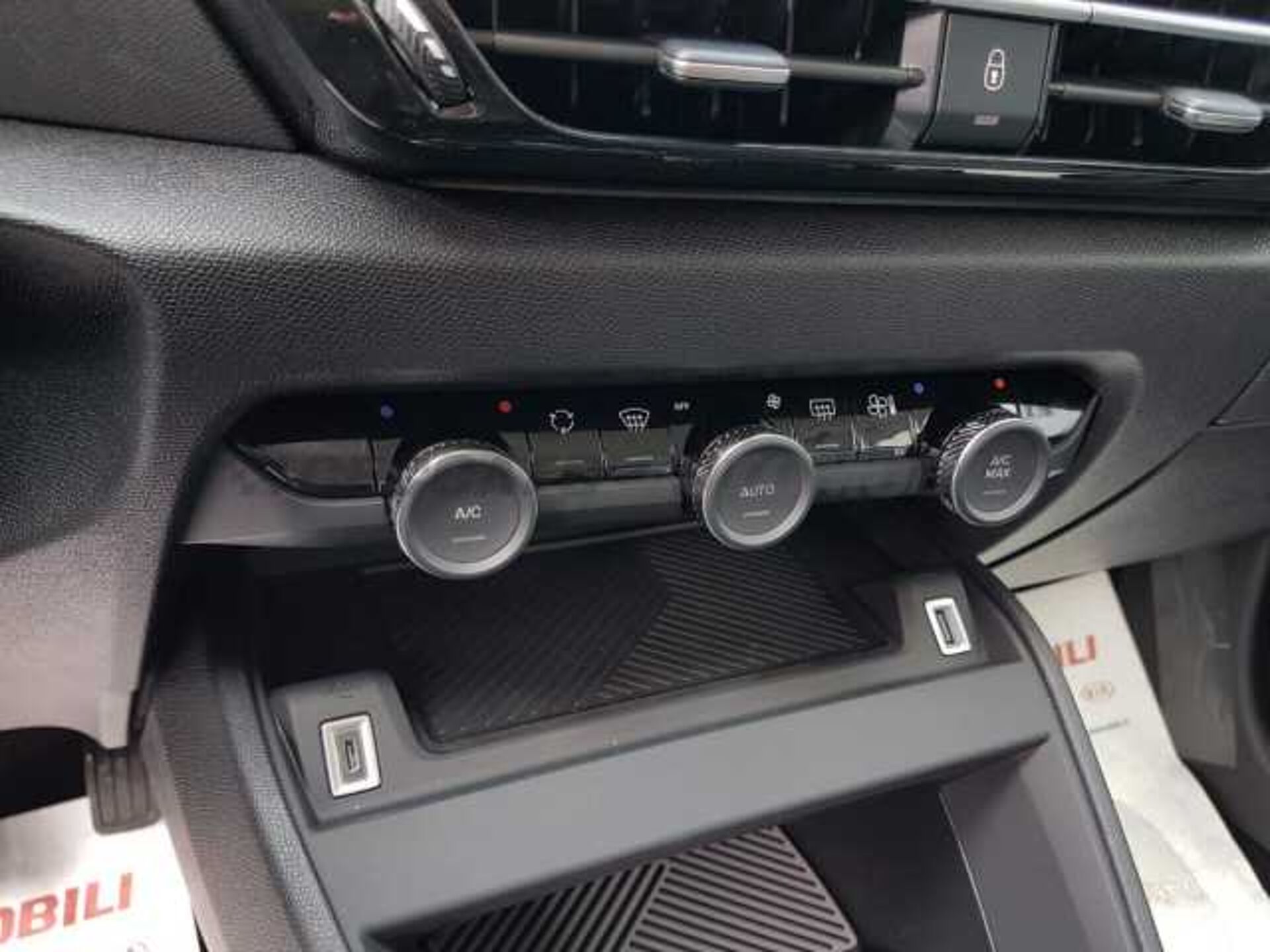 Citroen C4 0.0l - black