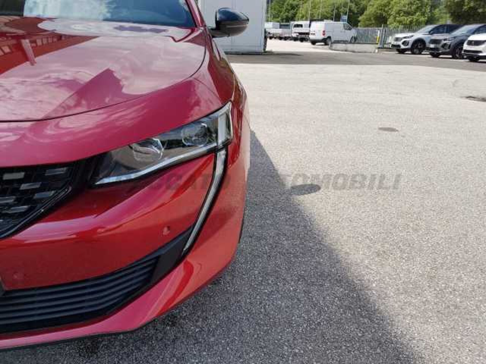 Peugeot 508 1.5l - red