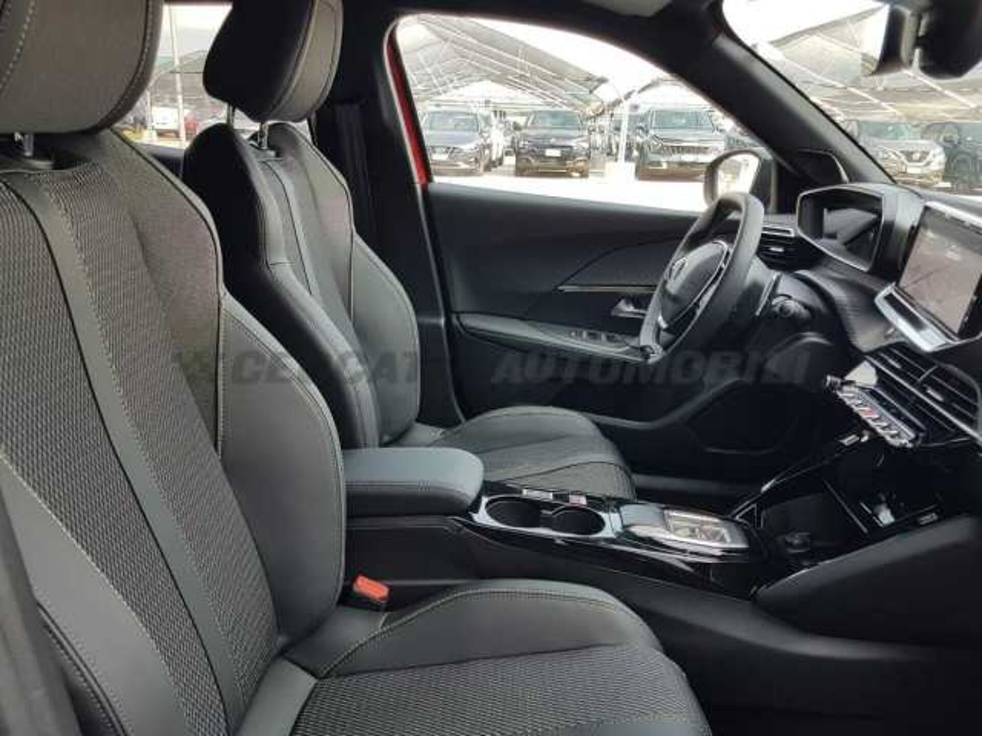 Peugeot 2008 1.2l - red