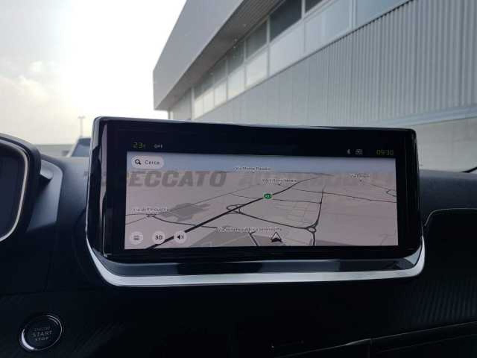 Peugeot 2008 1.2l - red