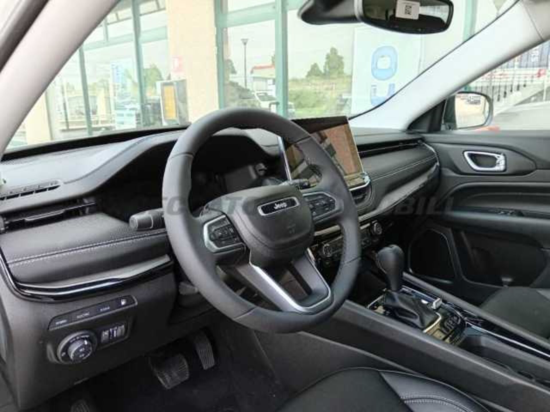 Jeep Compass 1.3l - white