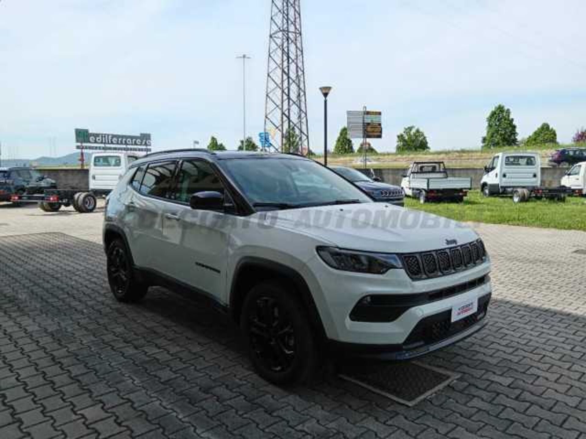 Jeep Compass 1.3l - white