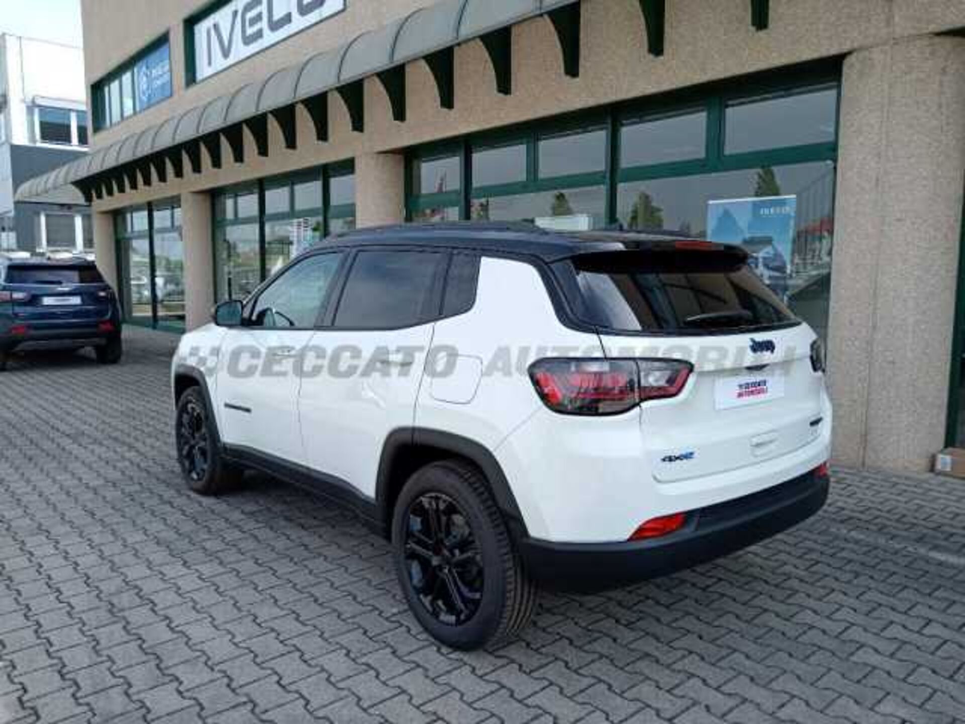 Jeep Compass 1.3l - white