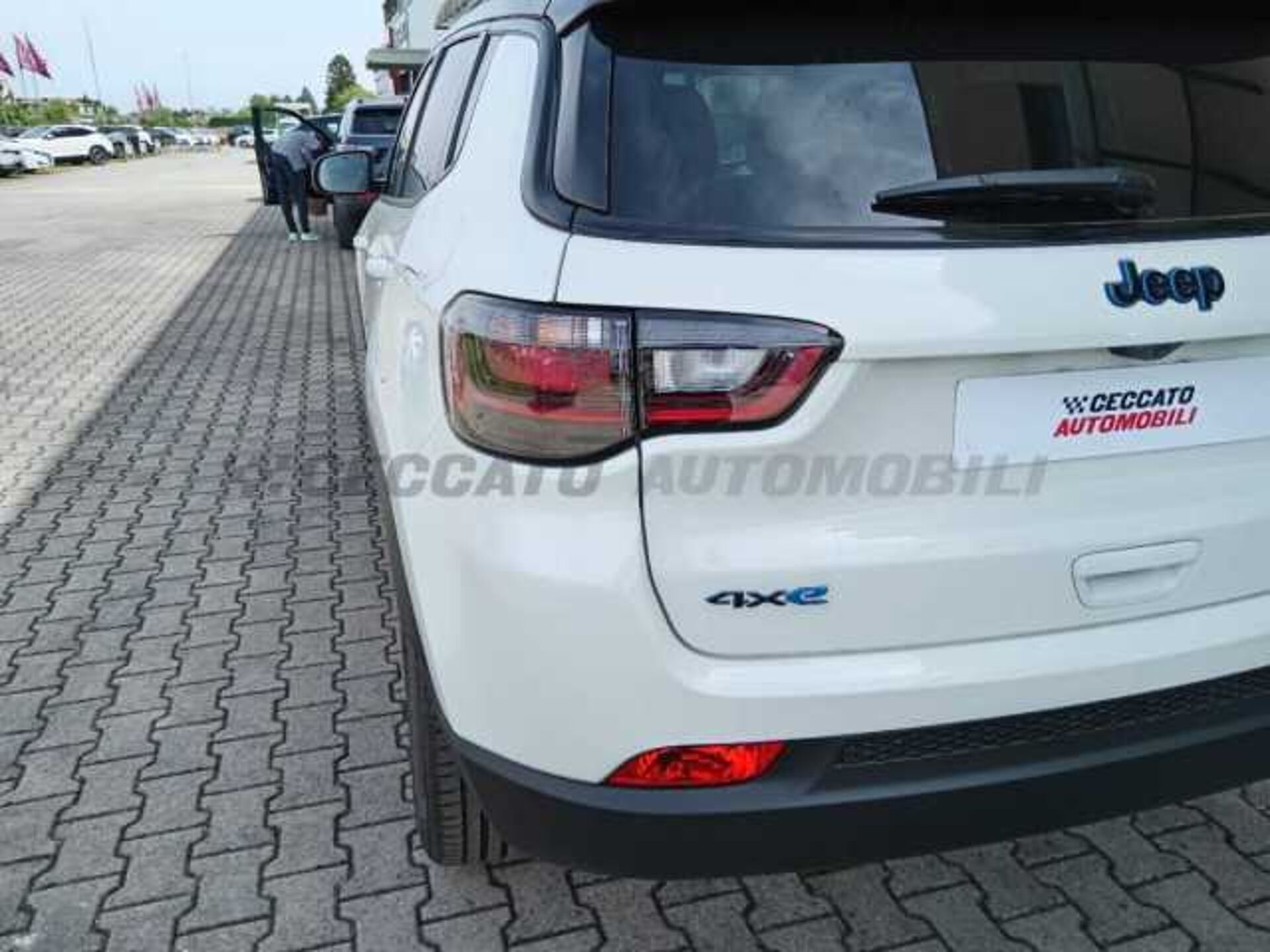 Jeep Compass 1.3l - white