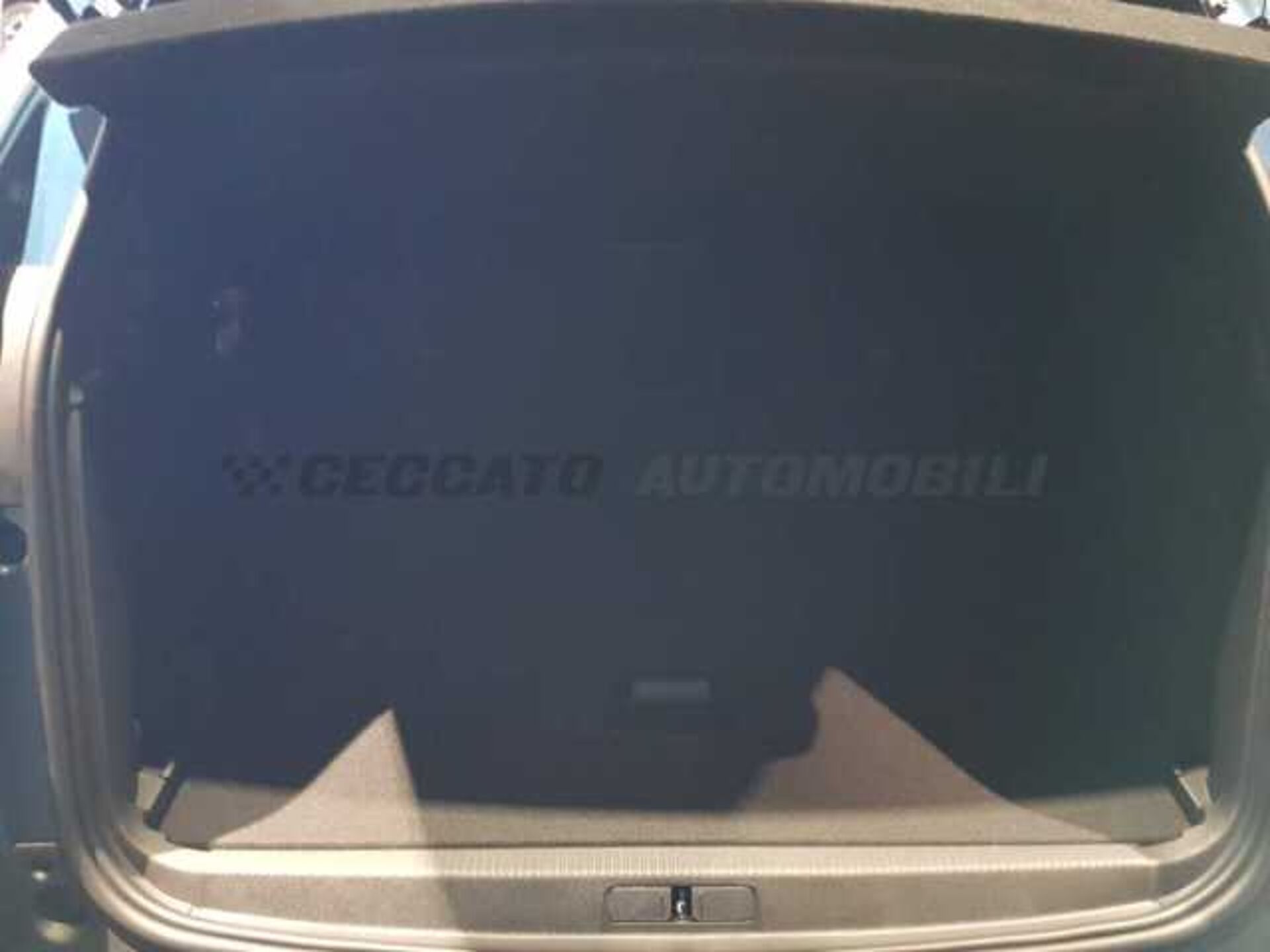 Peugeot 3008 1.2l - blue