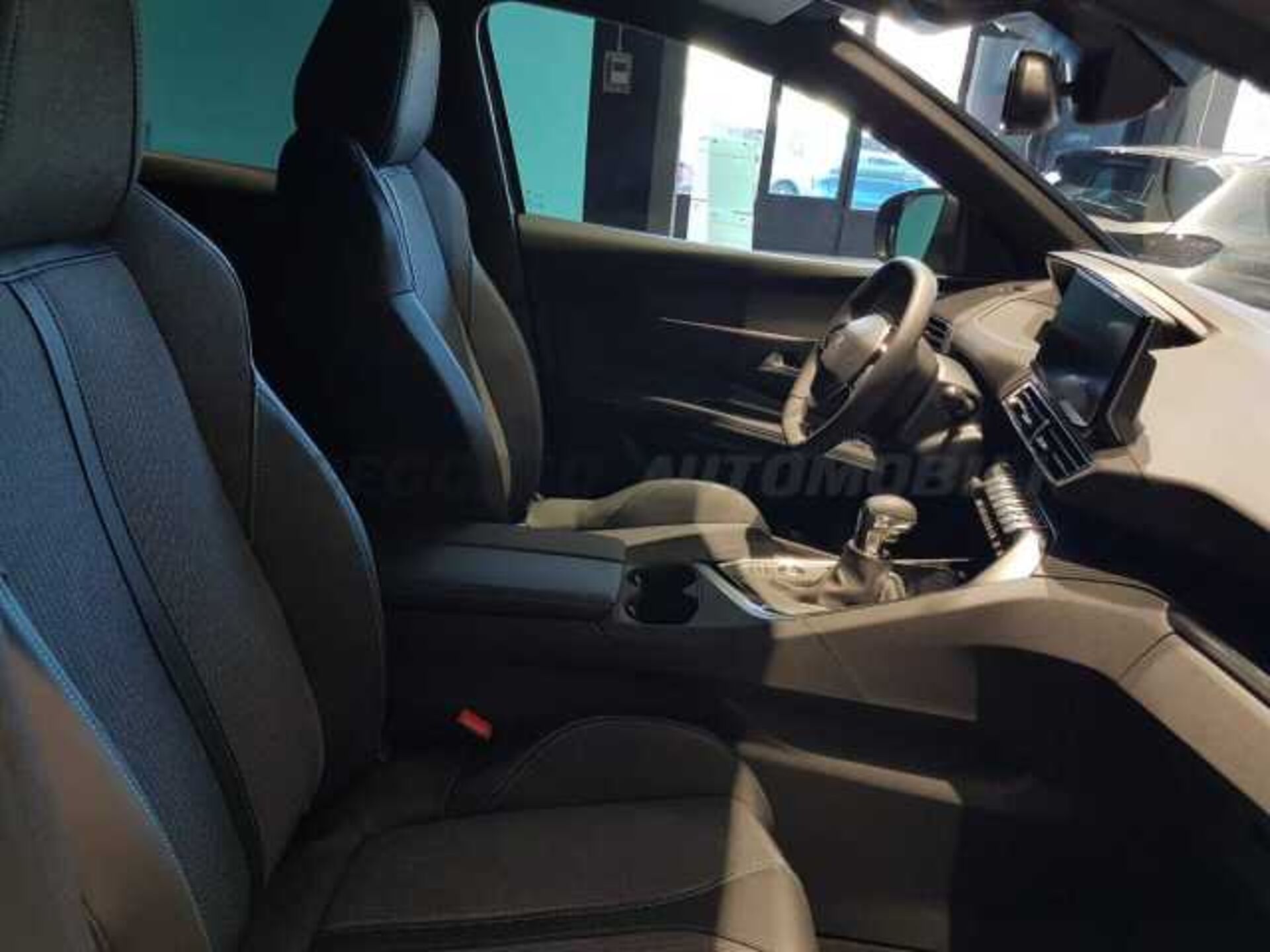 Peugeot 3008 1.2l - blue