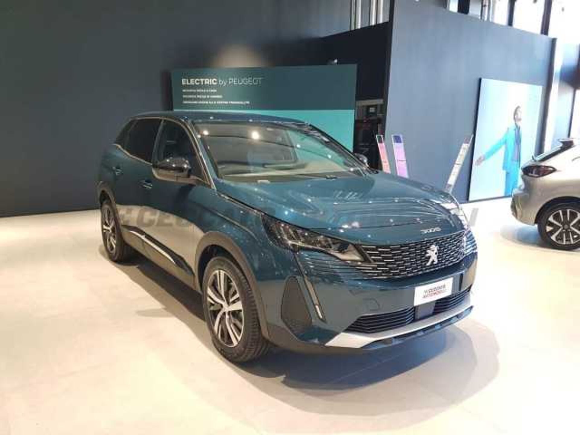 Peugeot 3008 1.2l - blue