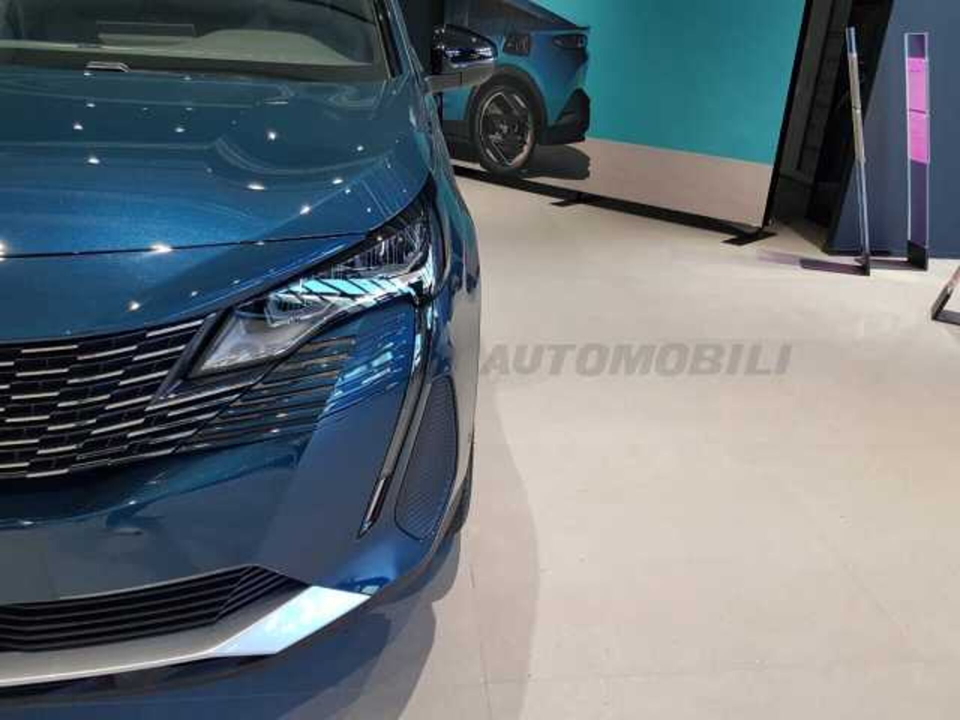 Peugeot 3008 1.2l - blue