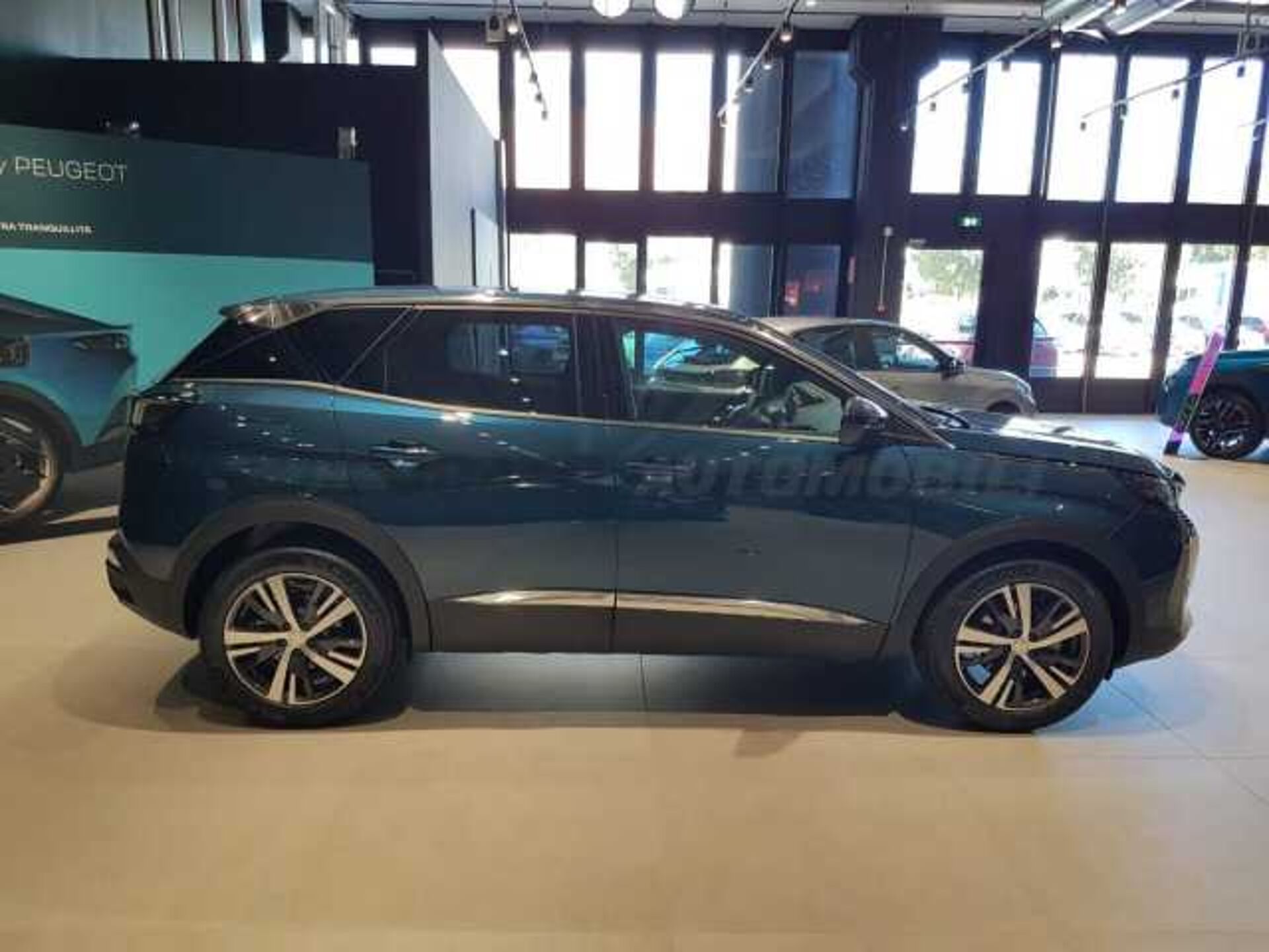 Peugeot 3008 1.2l - blue