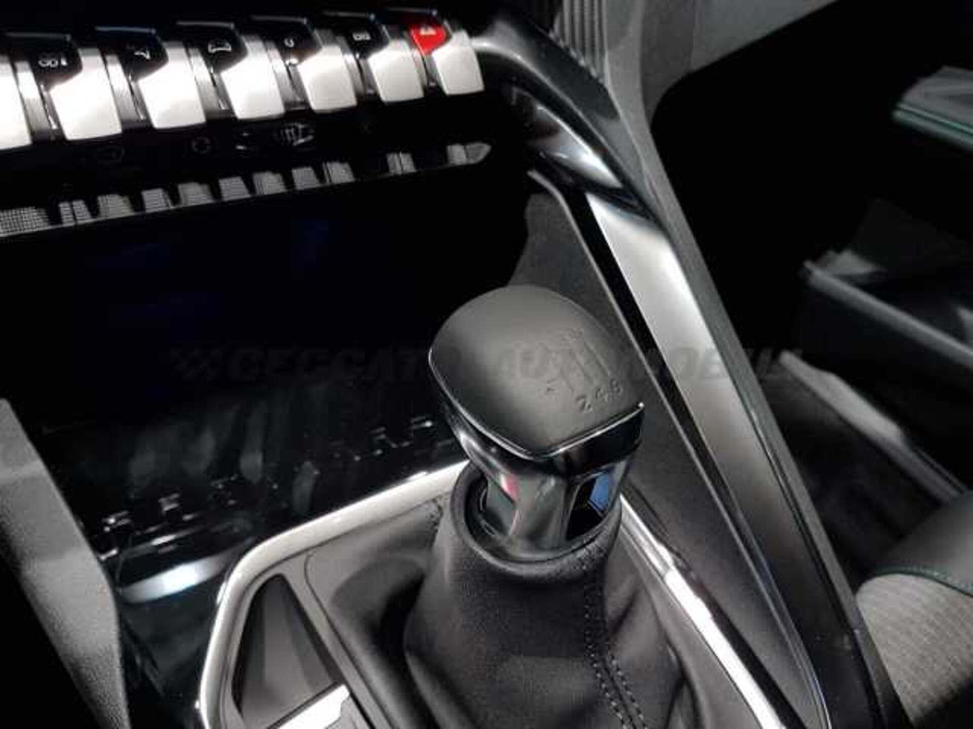 Peugeot 3008 1.2l - blue