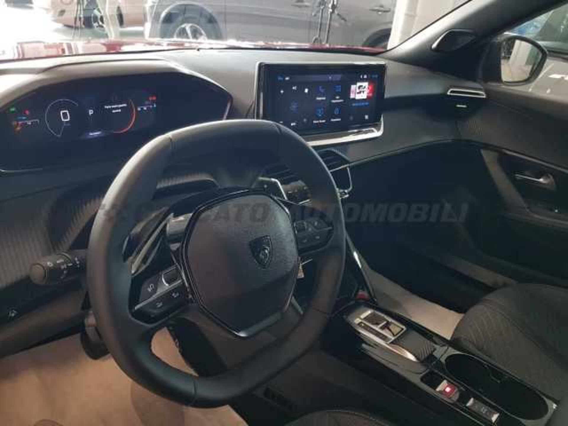 Peugeot 2008 1.2l - red