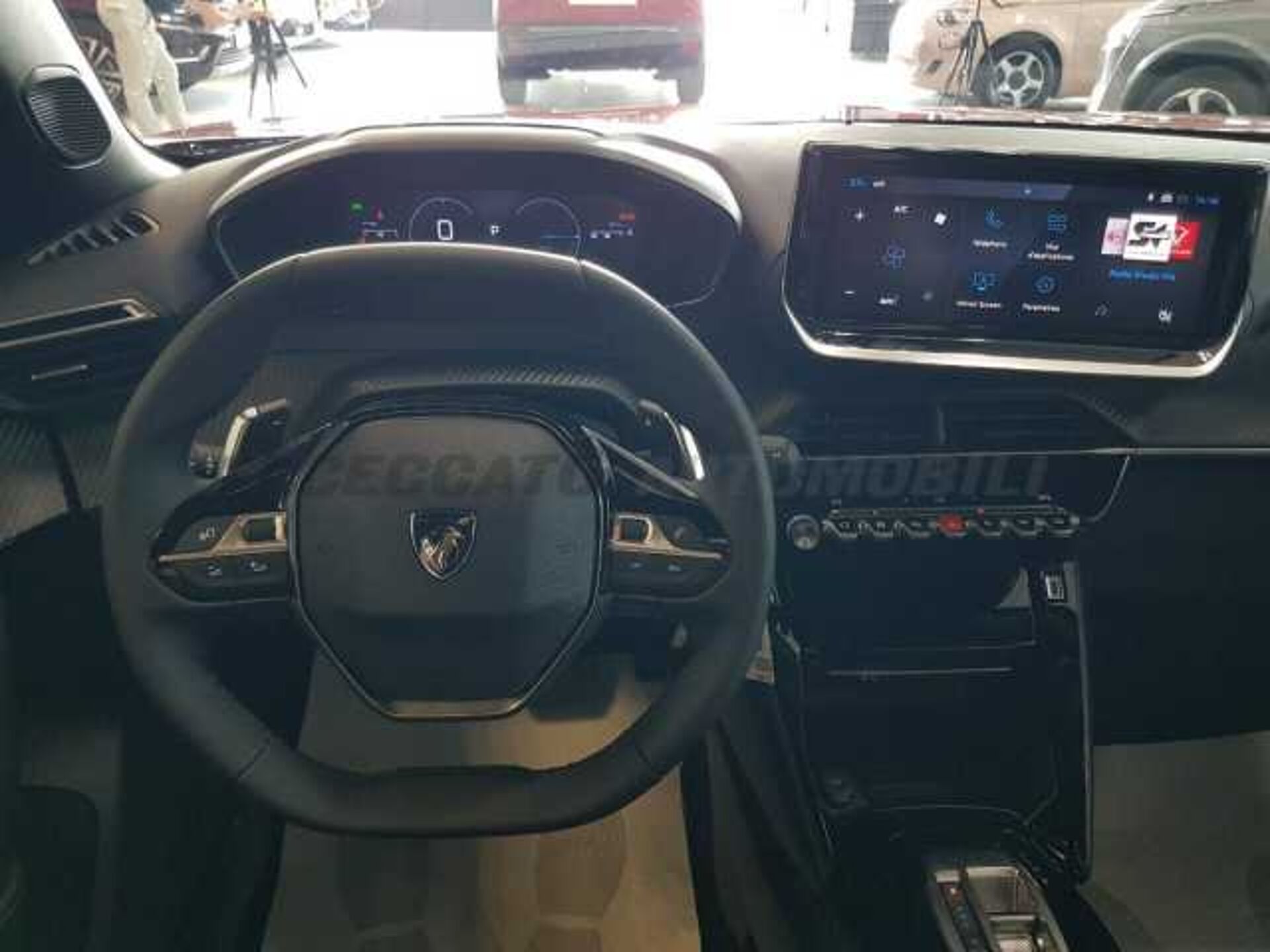 Peugeot 2008 1.2l - red