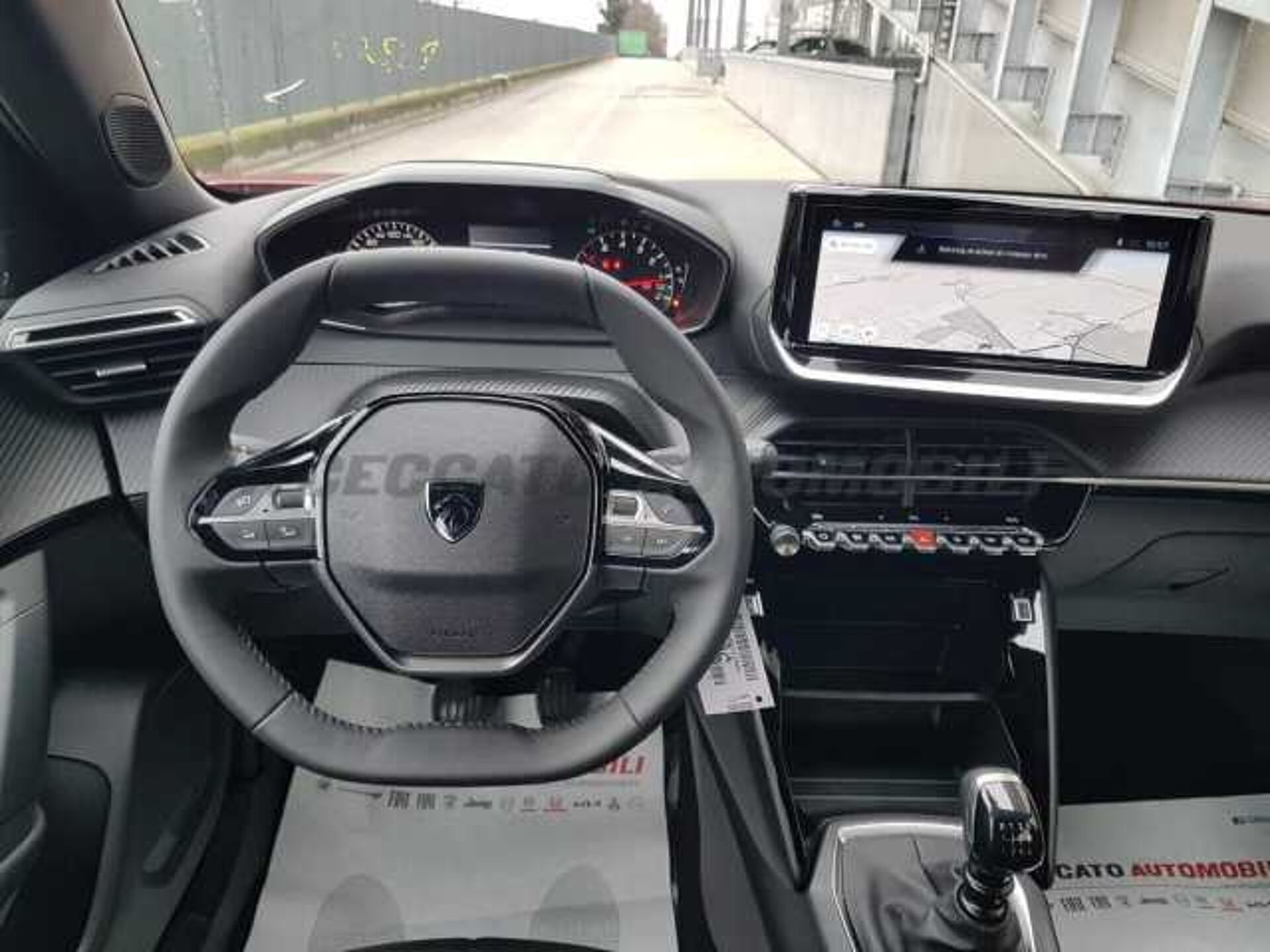 Peugeot 2008 1.2l - red