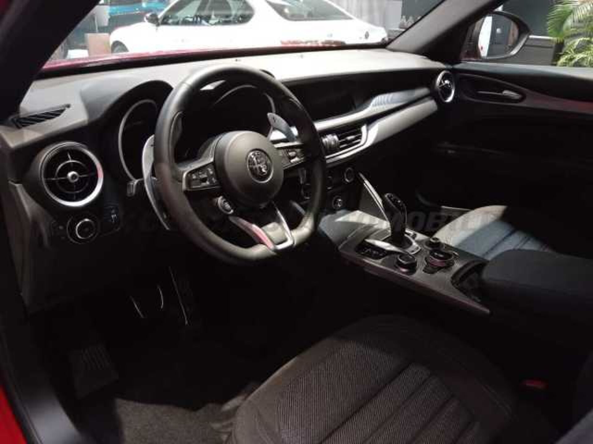 Alfa Romeo Stelvio 2.1l - red