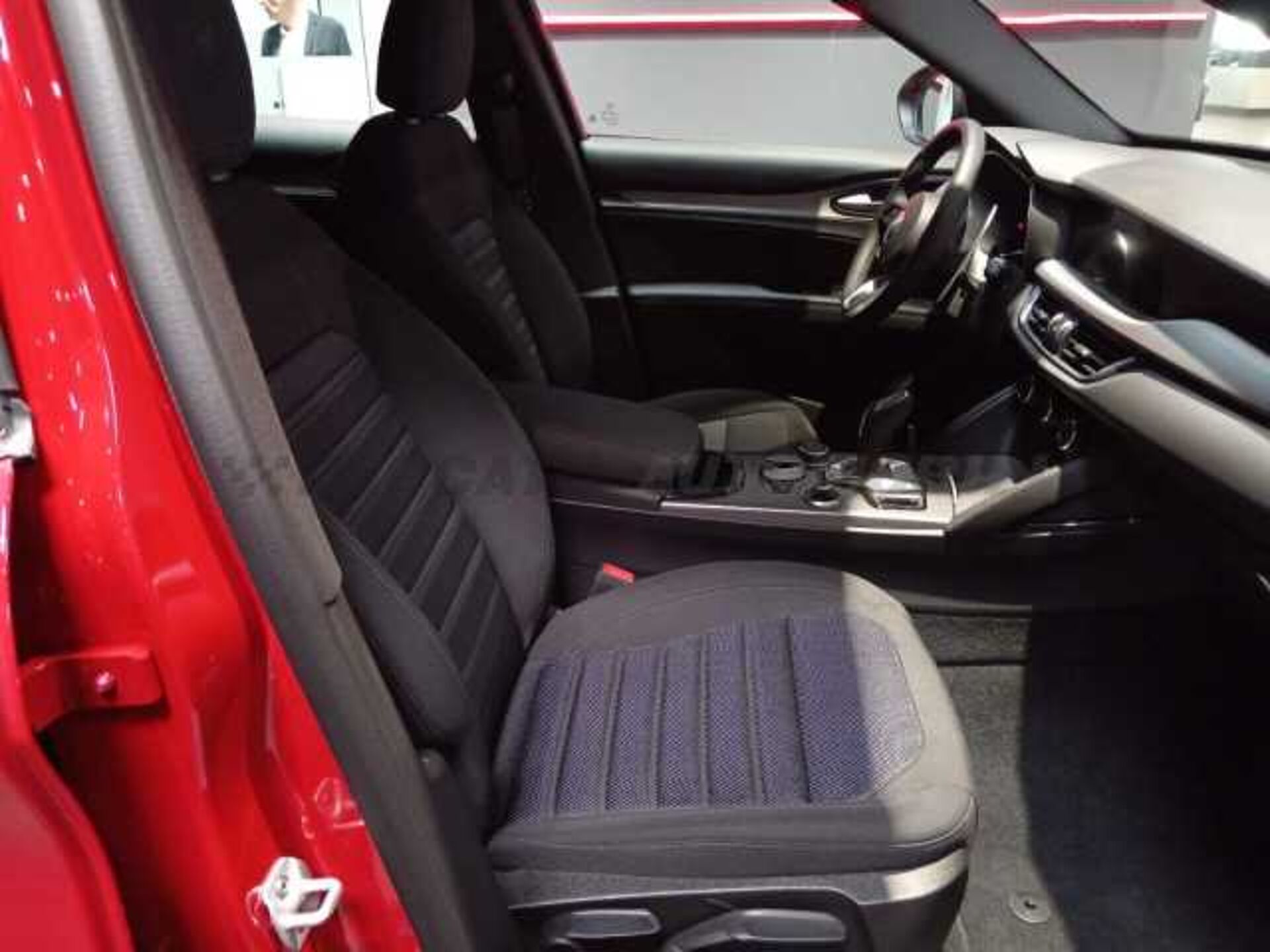 Alfa Romeo Stelvio 2.1l - red