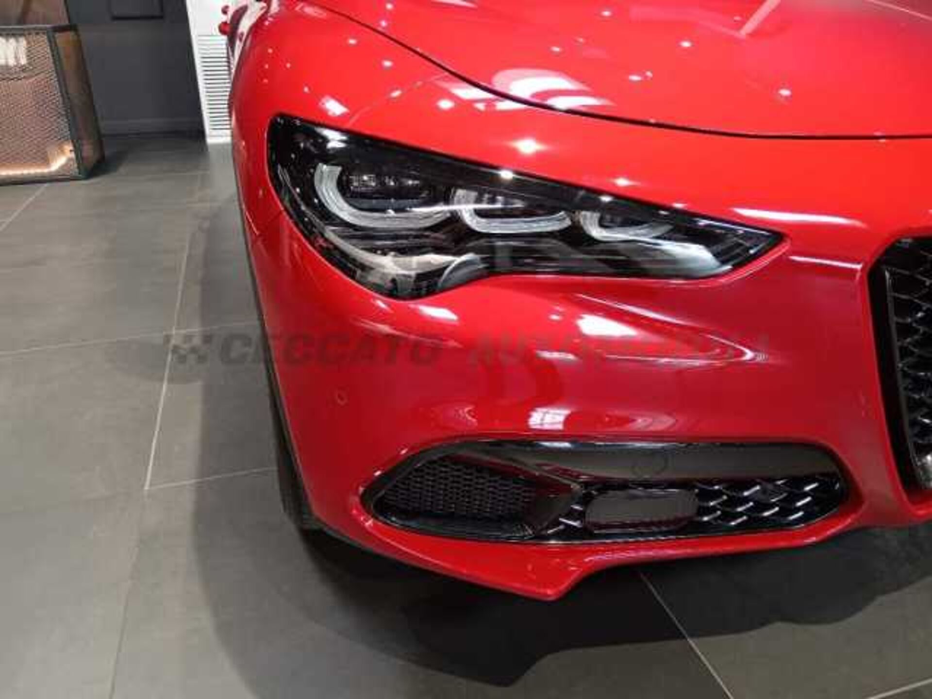 Alfa Romeo Stelvio 2.1l - red