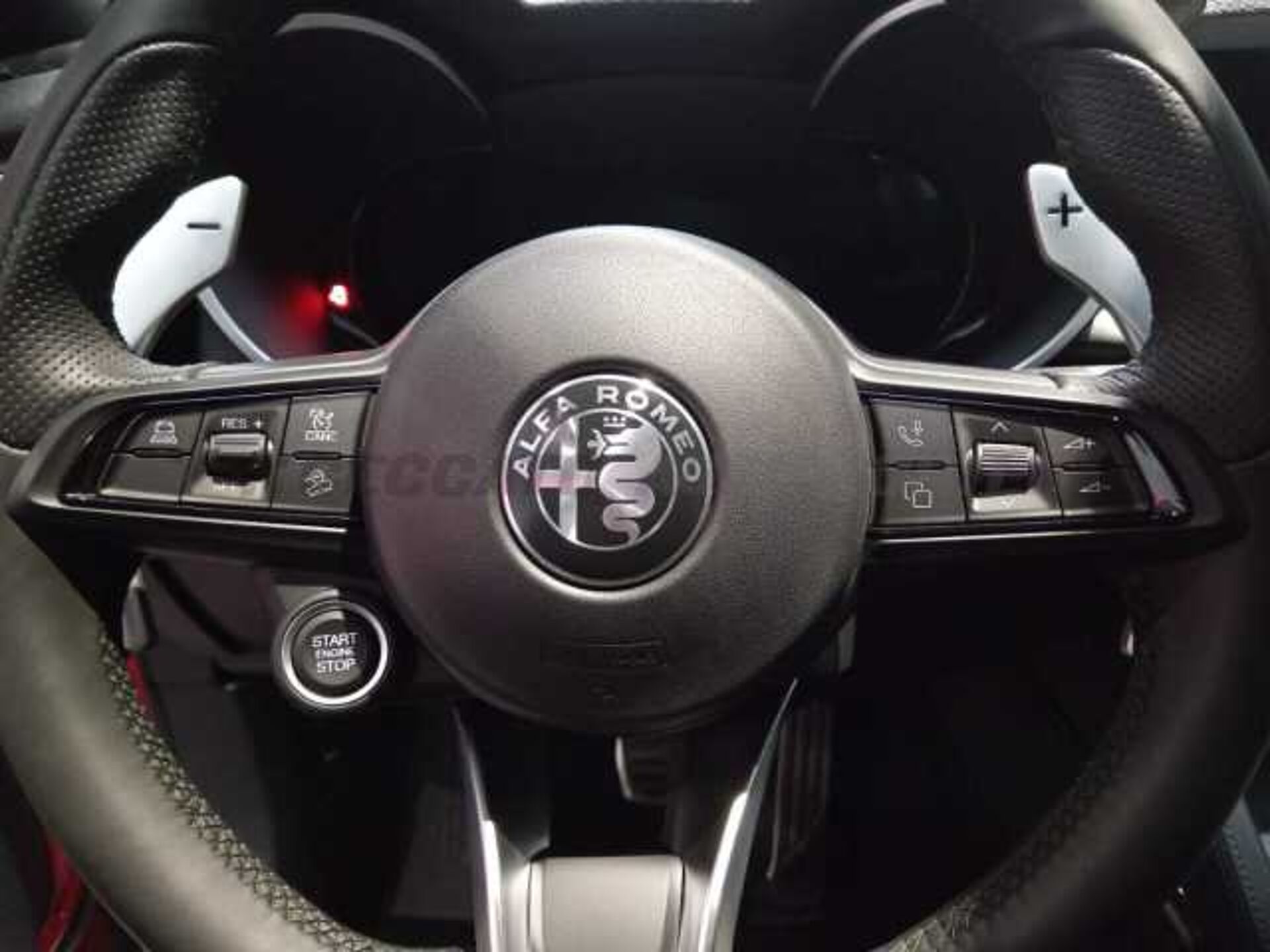 Alfa Romeo Stelvio 2.1l - red