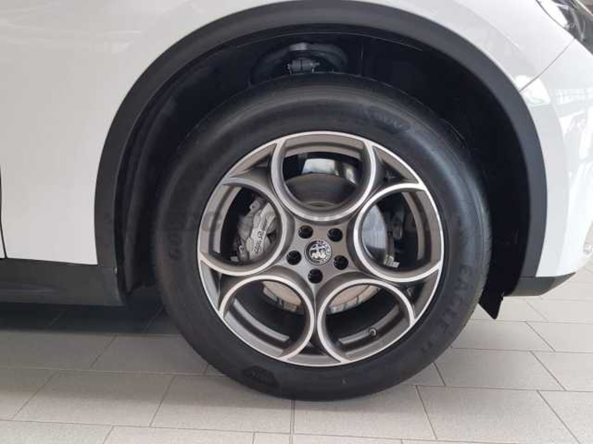 Alfa Romeo Stelvio 2.1l - white