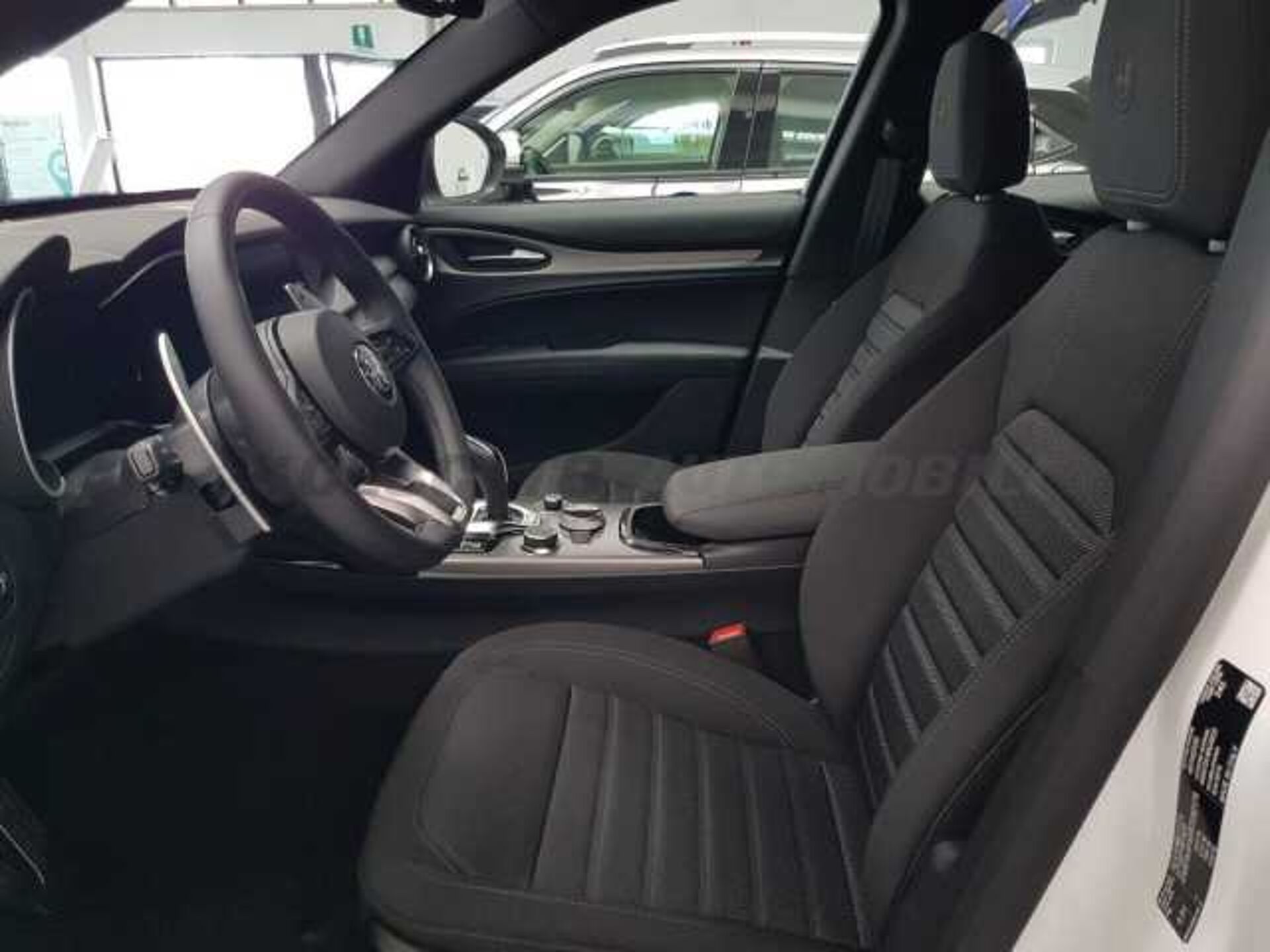 Alfa Romeo Stelvio 2.1l - white