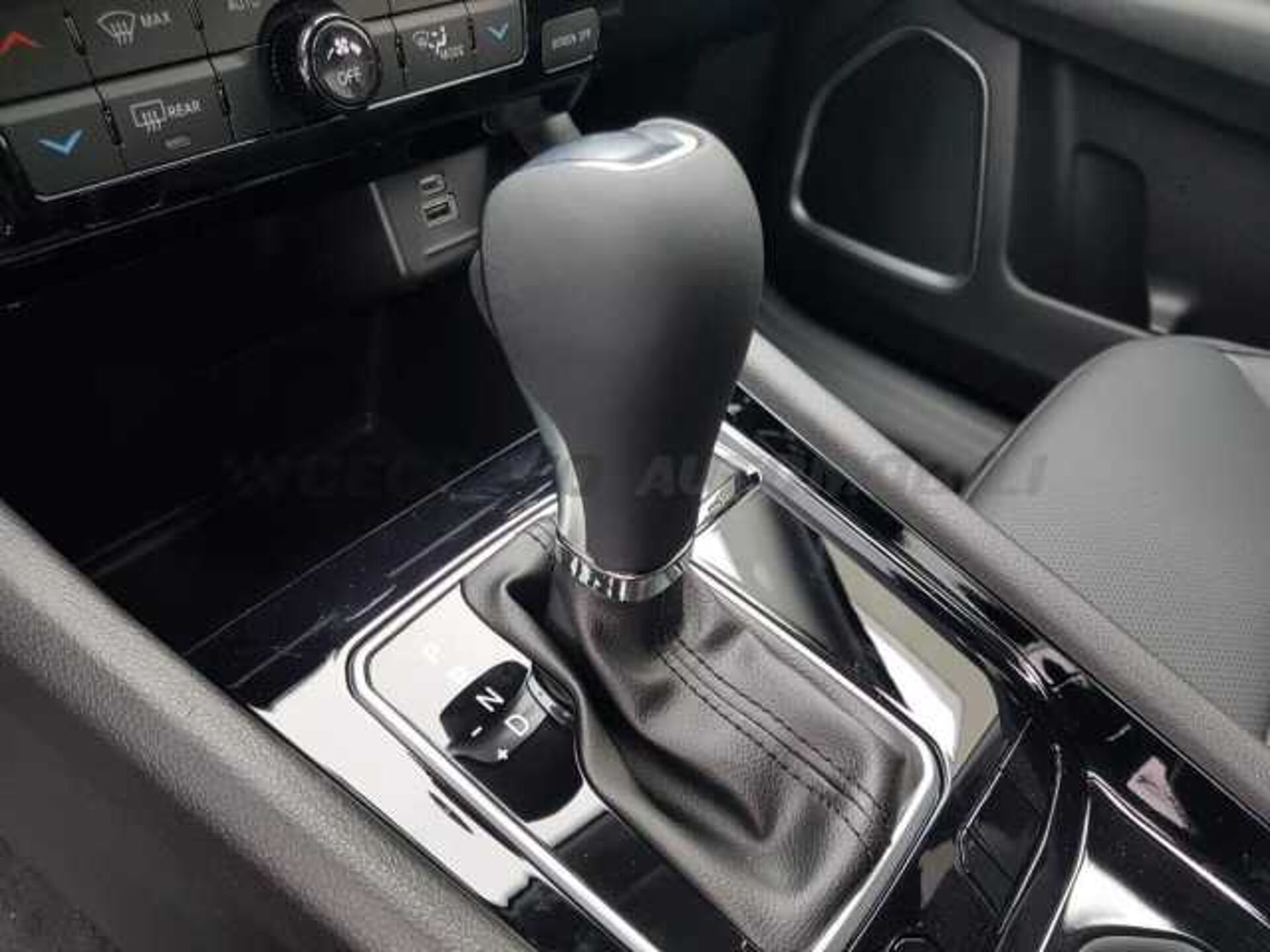 Jeep Compass 1.5l - white