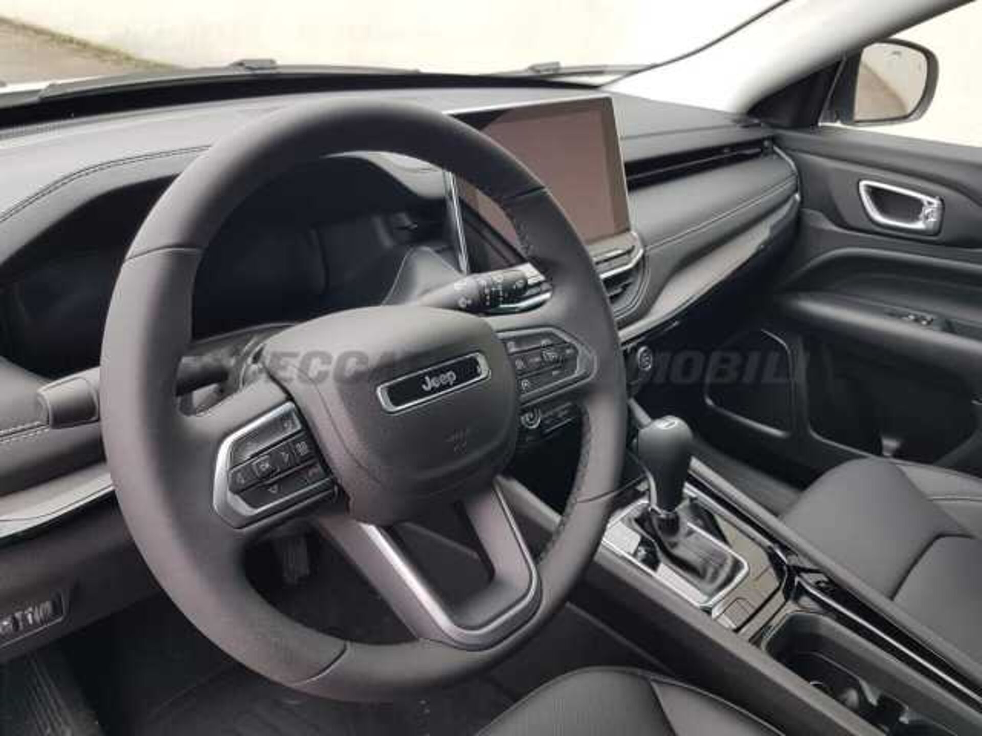 Jeep Compass 1.5l - white