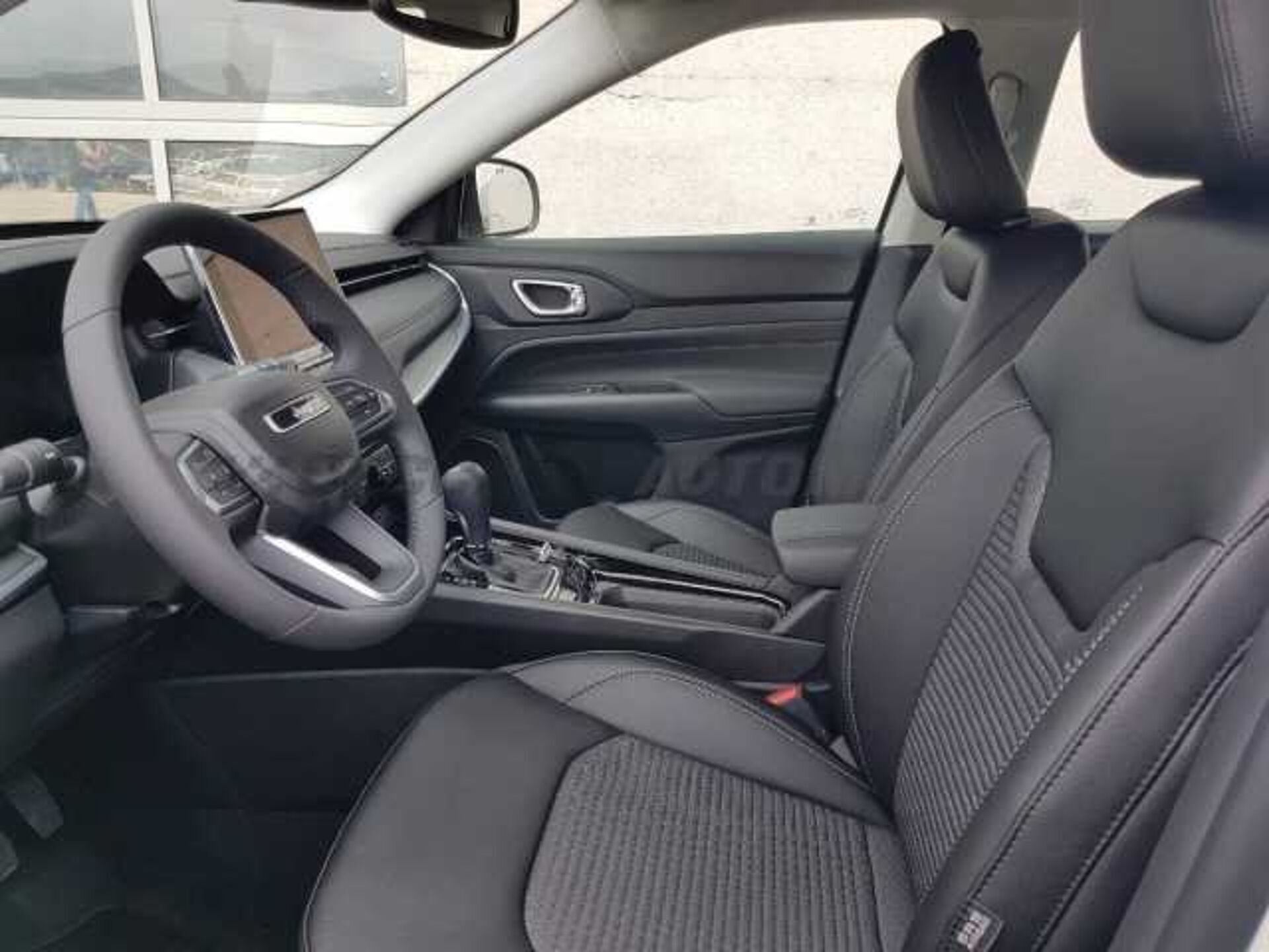 Jeep Compass 1.3l - white