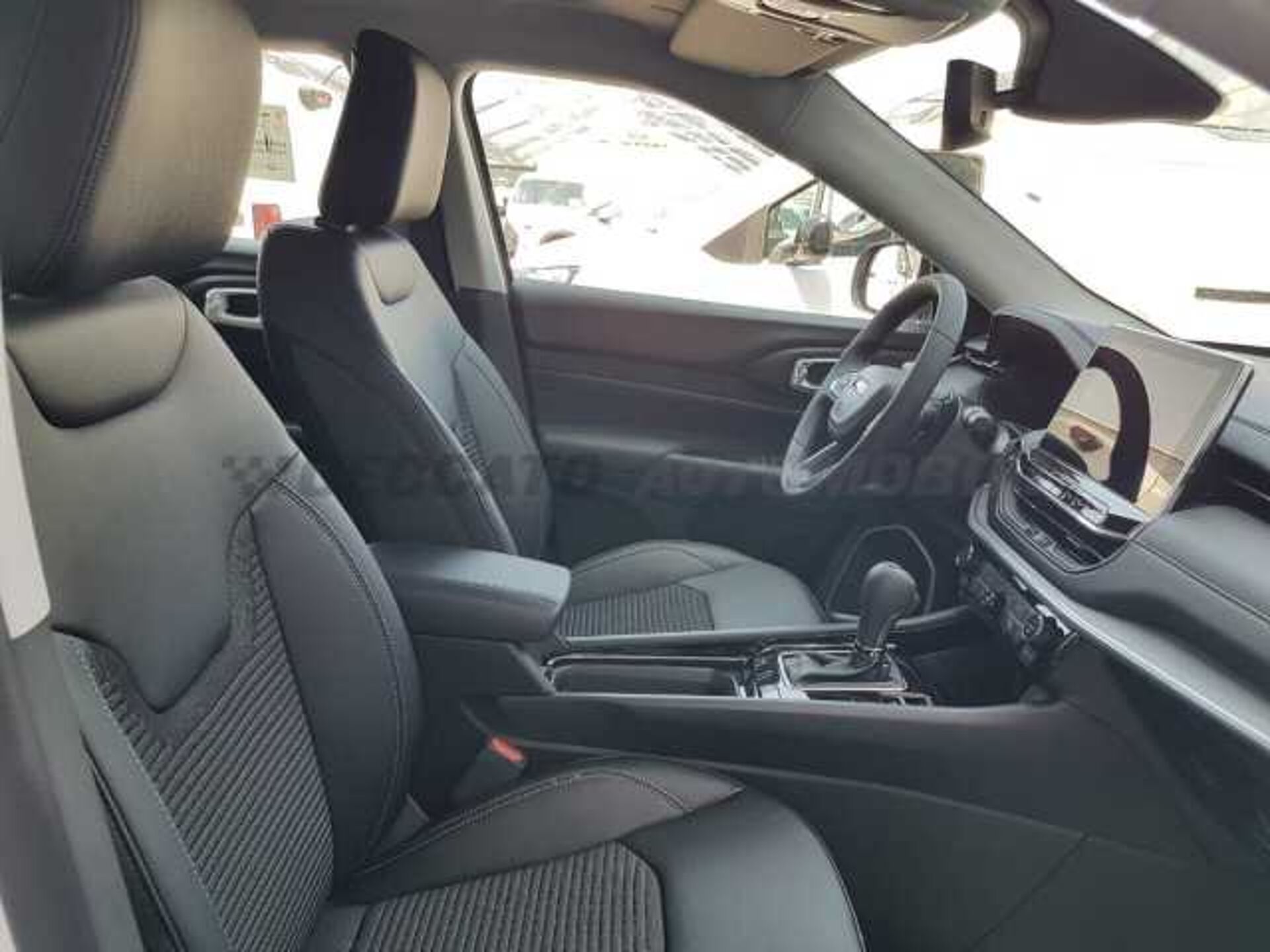 Jeep Compass 1.5l - white