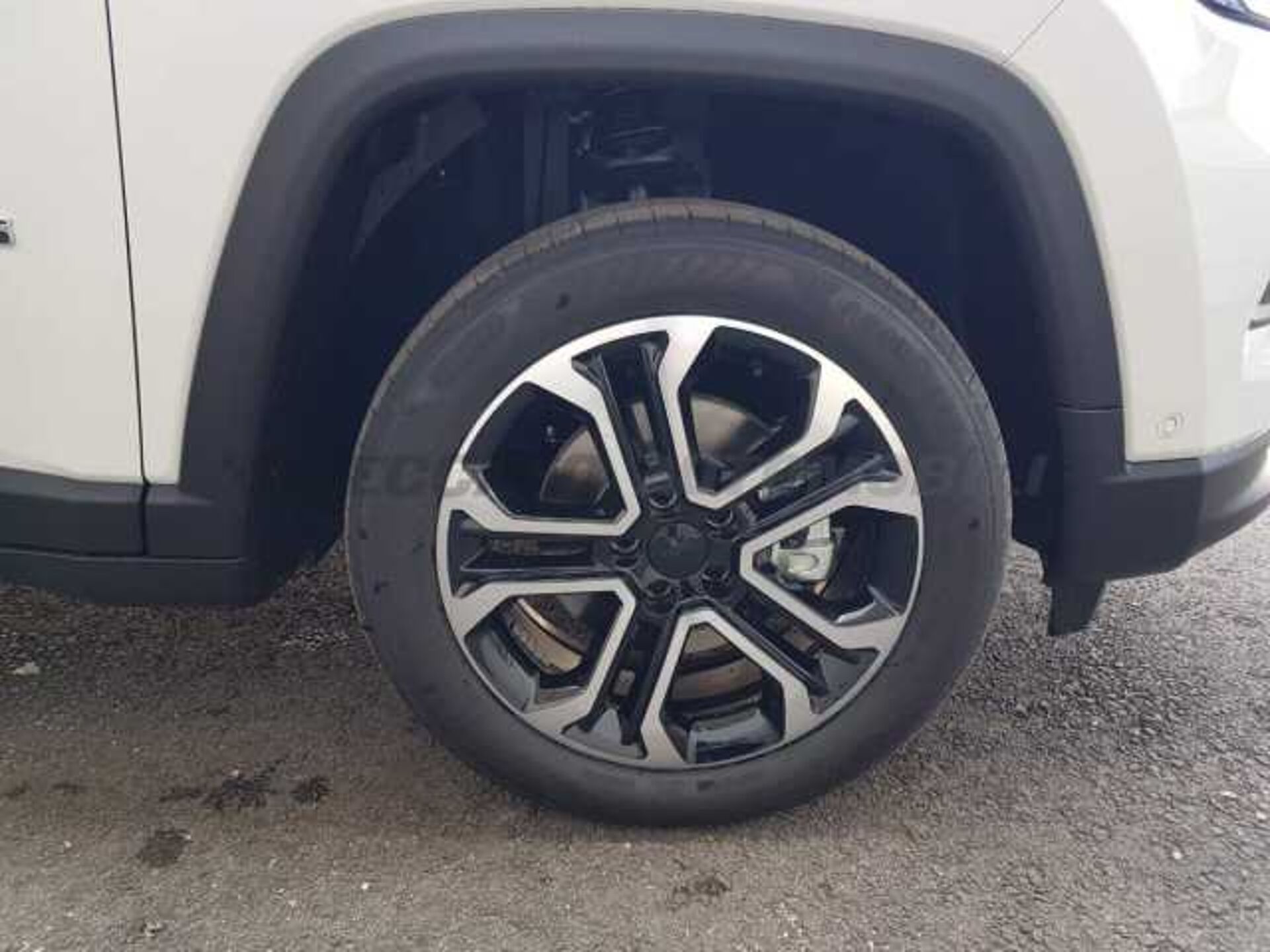 Jeep Compass 1.5l - white