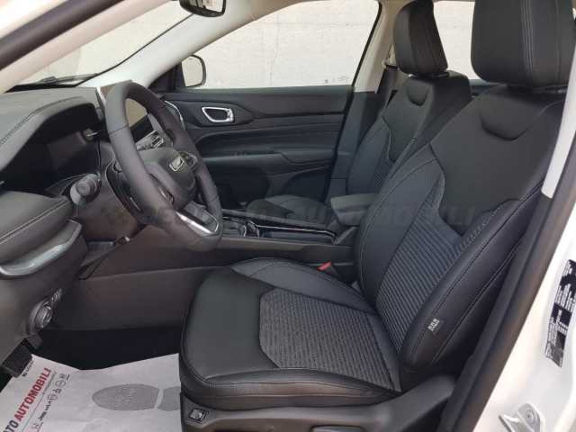 Jeep Compass 1.5l - white