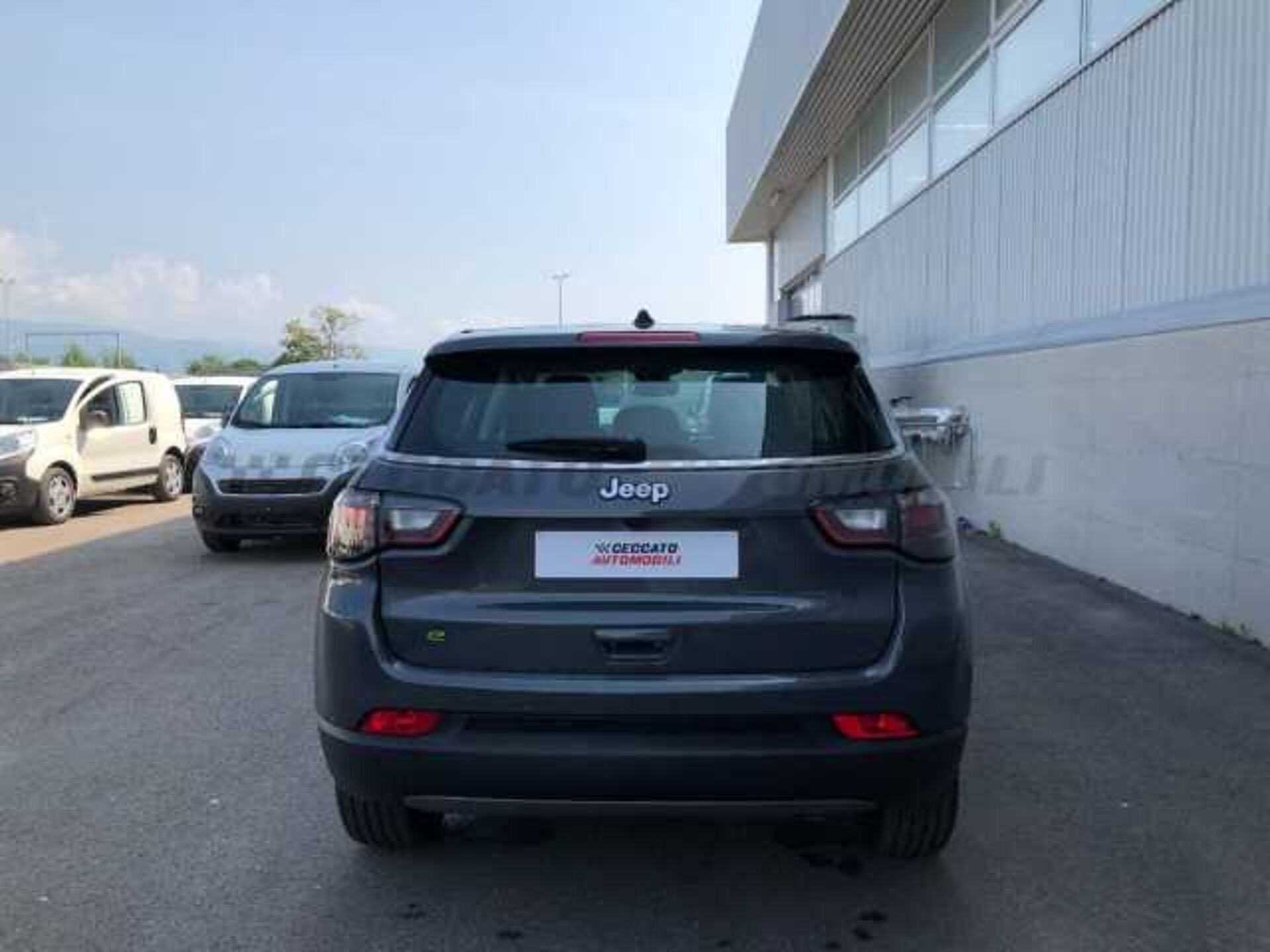 Jeep Compass 1.5l - grey