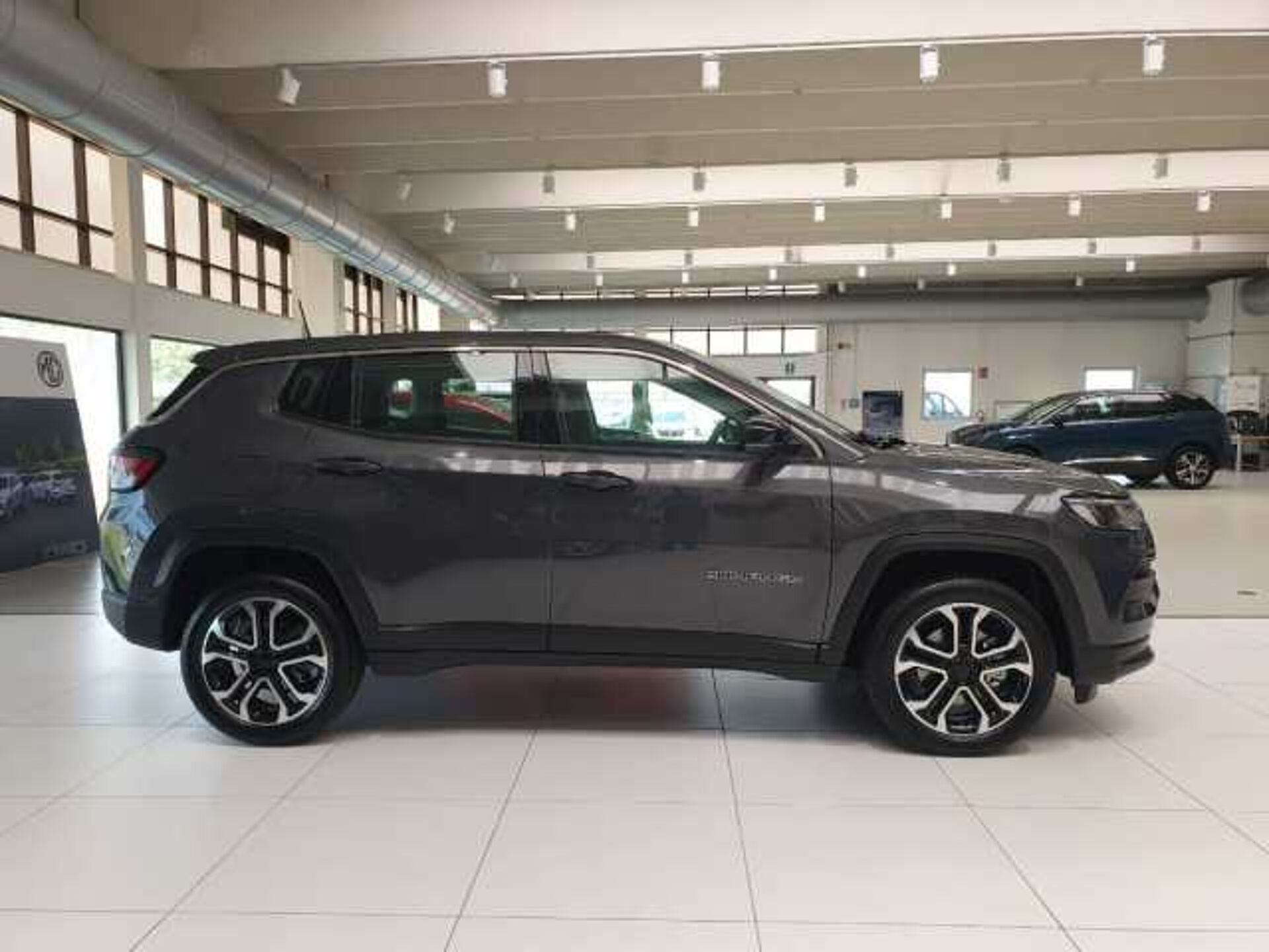 Jeep Compass 1.5l - grey