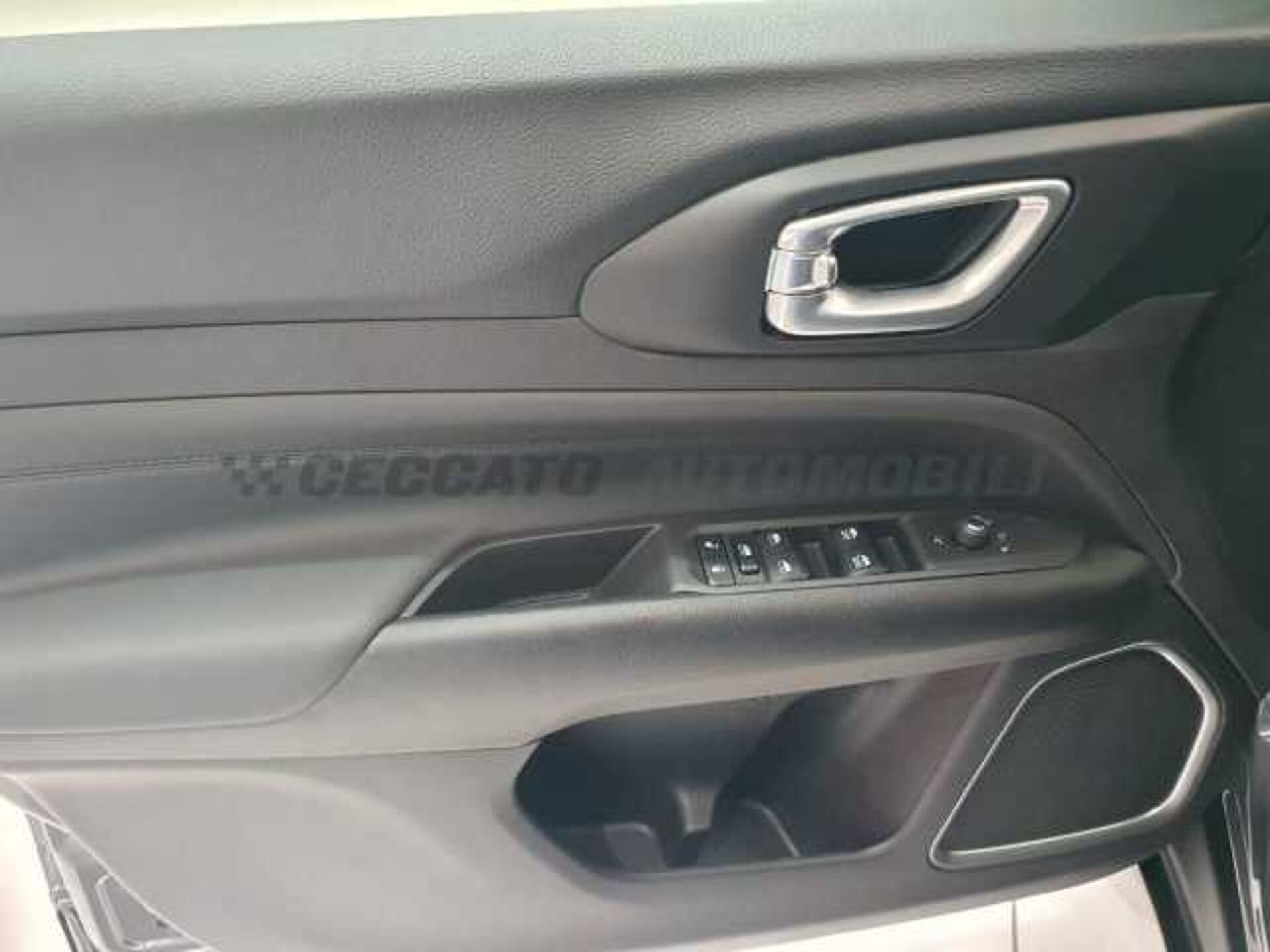 Jeep Compass 1.5l - grey